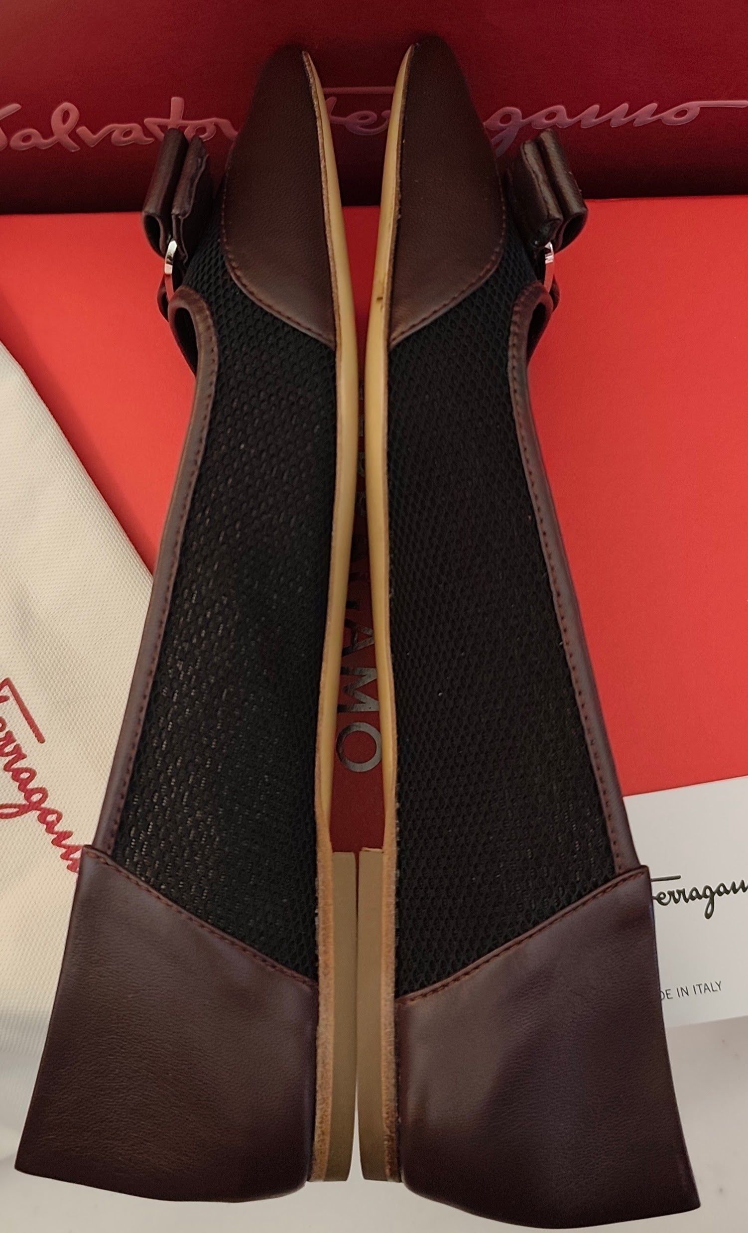 Salvatore Ferragamo Scarpe Ballerine Vara Pelle e Rete – Nuove Full Set