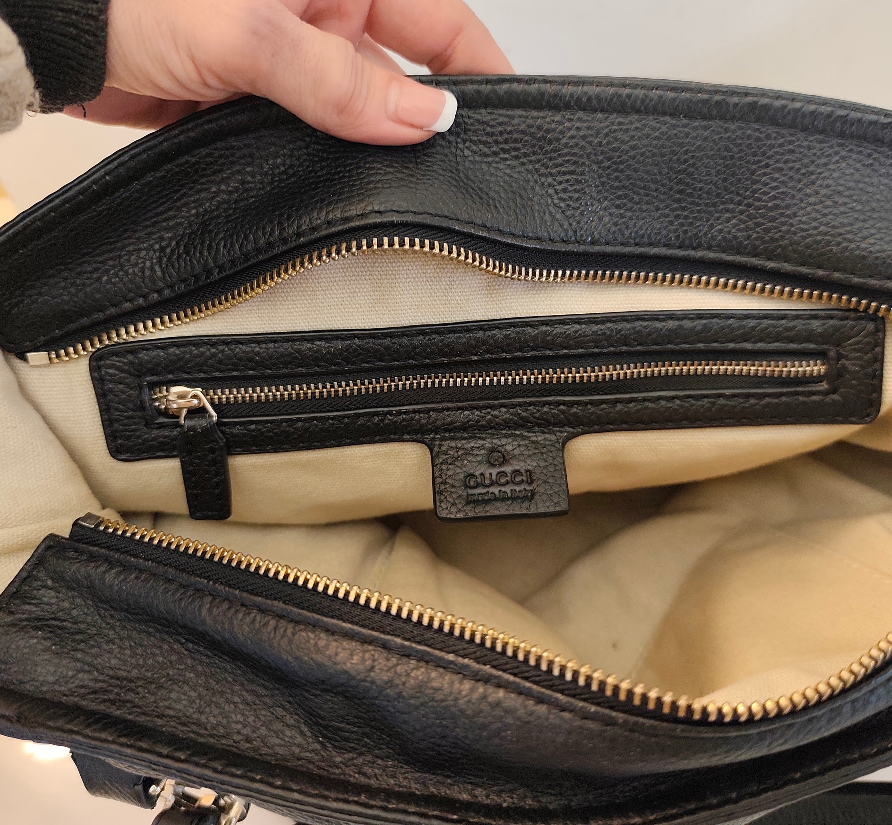 Gucci - Borsa Tote Shopper "Miss GG" - Pelle Martellata Nera con Tracolla