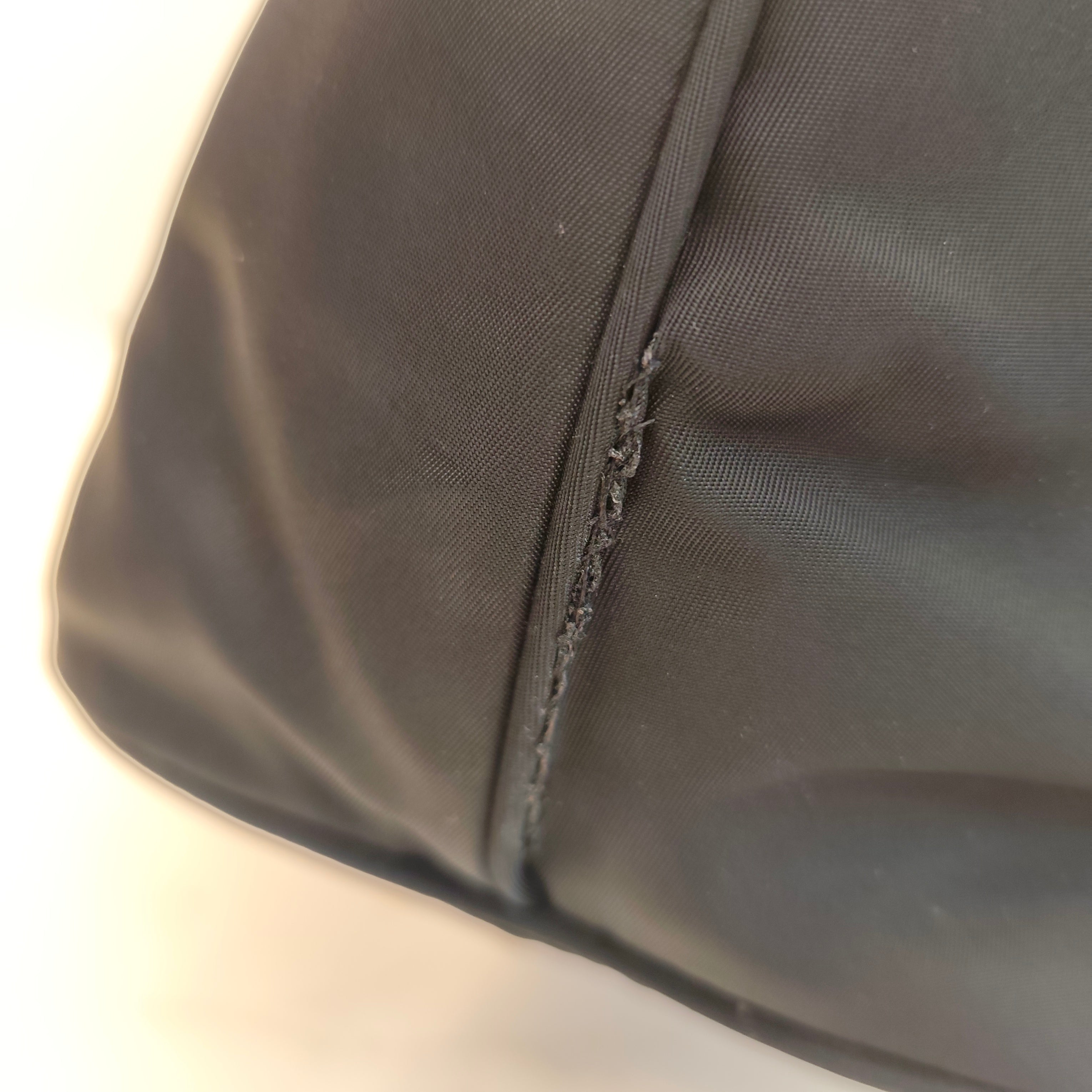 Prada - Tote Bag Shopper - Nylon Nero con HW Dorato e Tracolla