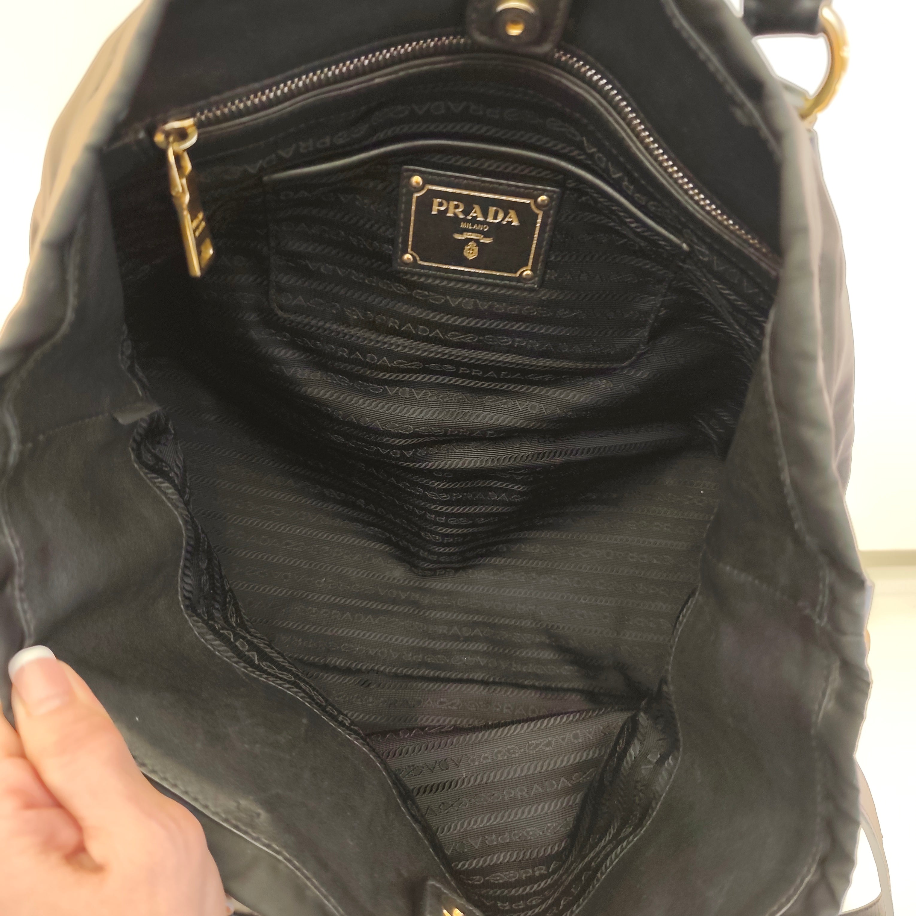 Prada - Tote Bag Shopper - Nylon Nero con HW Dorato e Tracolla