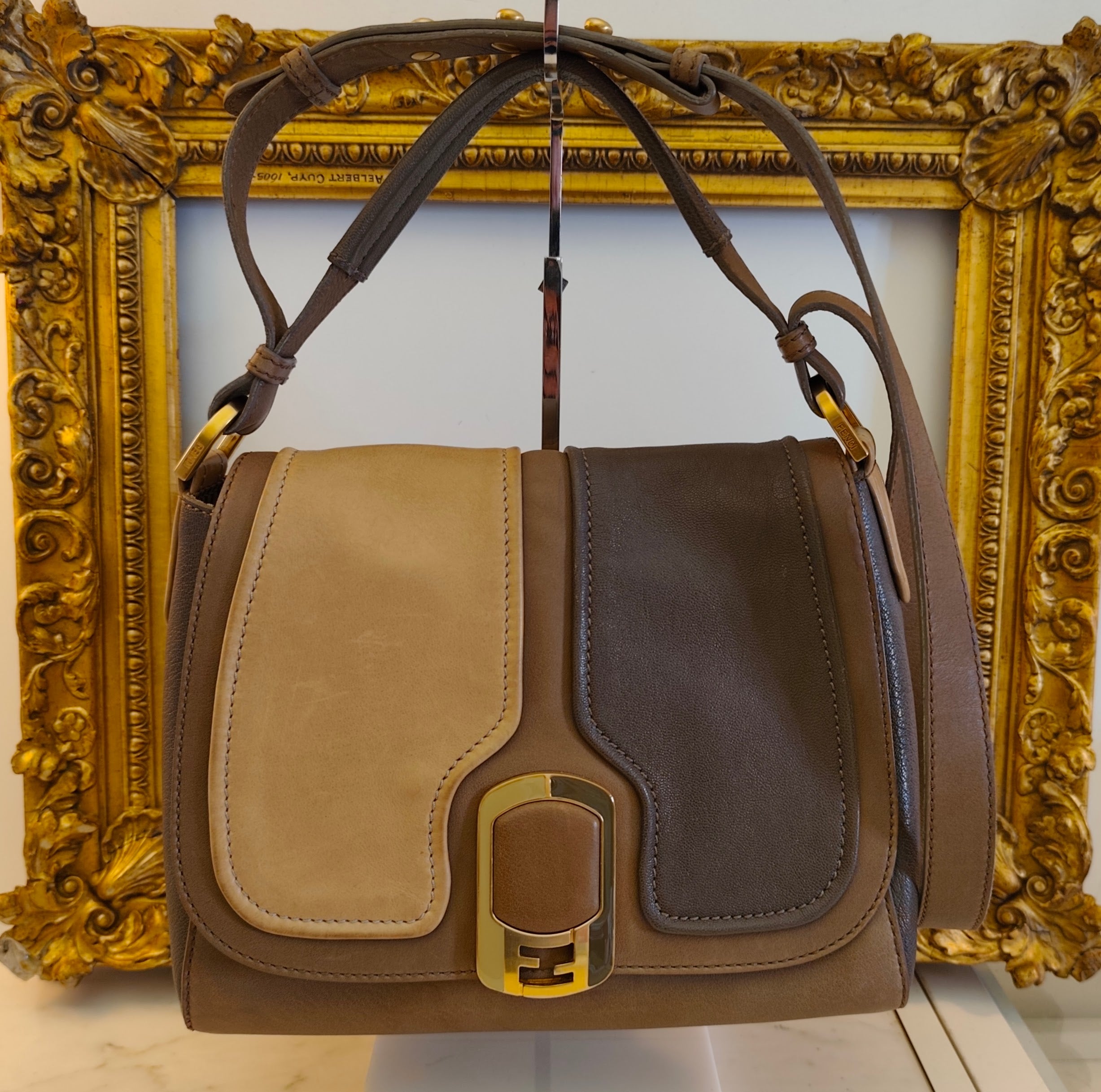 Fendi - Anna Borsa a Spalla con Tracolla in Pelle Tricolore Beige