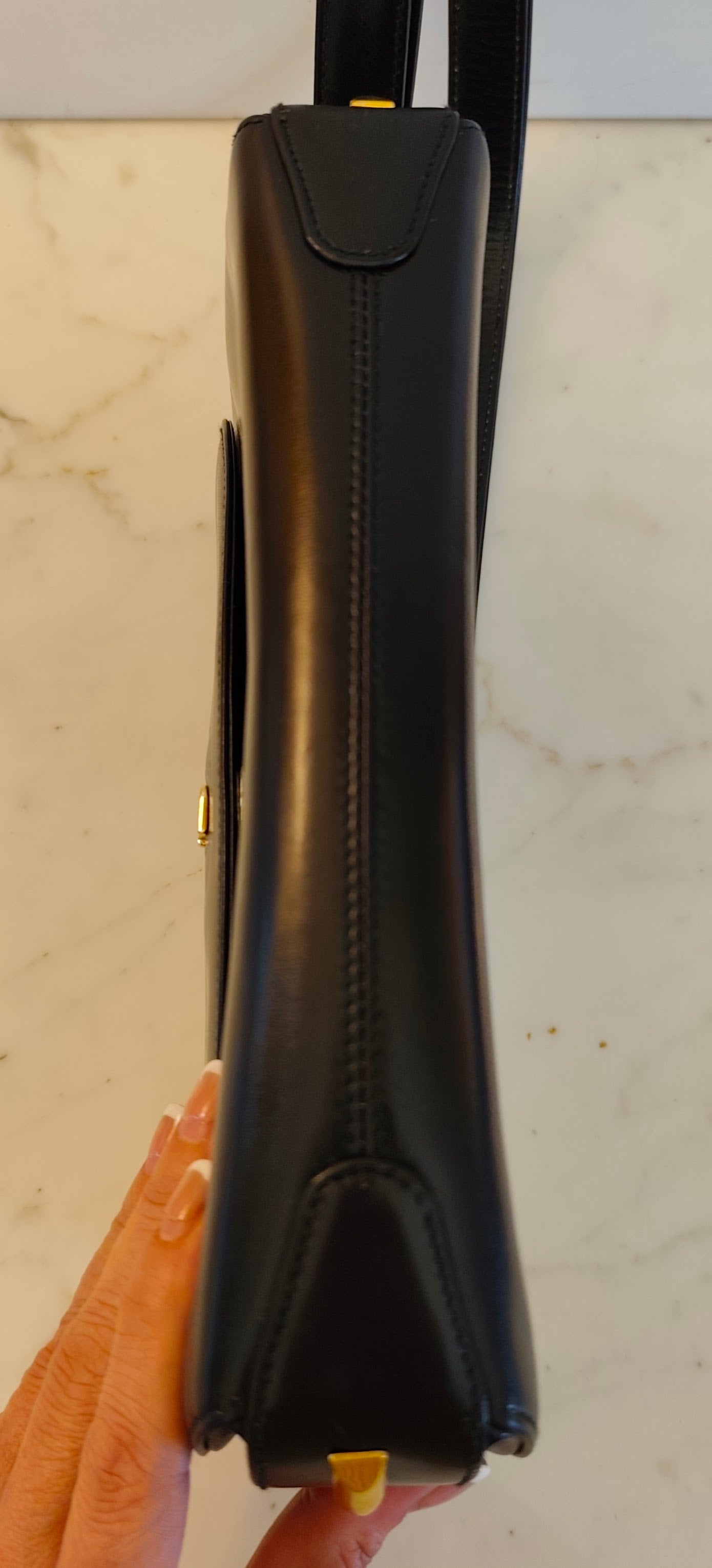 Bally – Camera Bag Vintage in Pelle Nera con Hardware Dorato