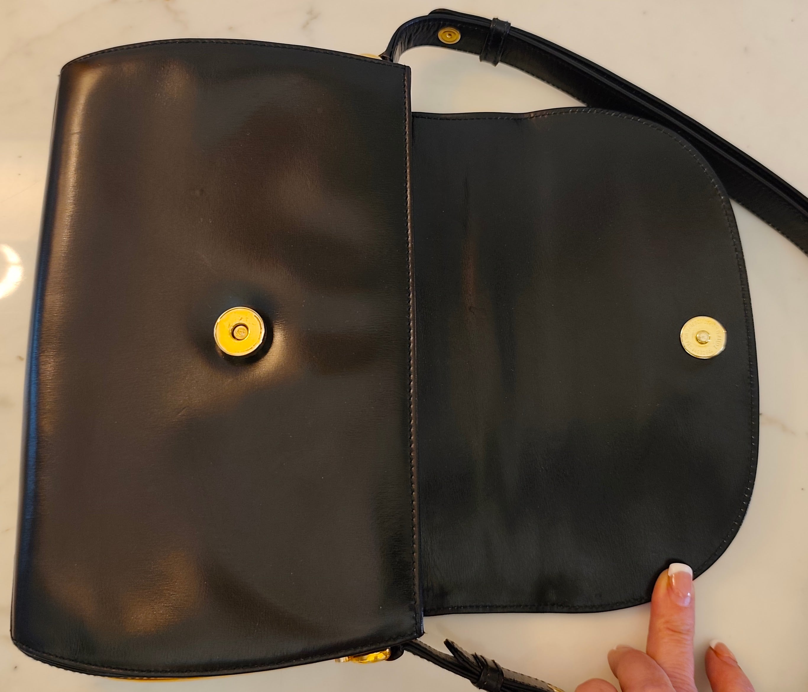 Bally – Camera Bag Vintage in Pelle Nera con Hardware Dorato