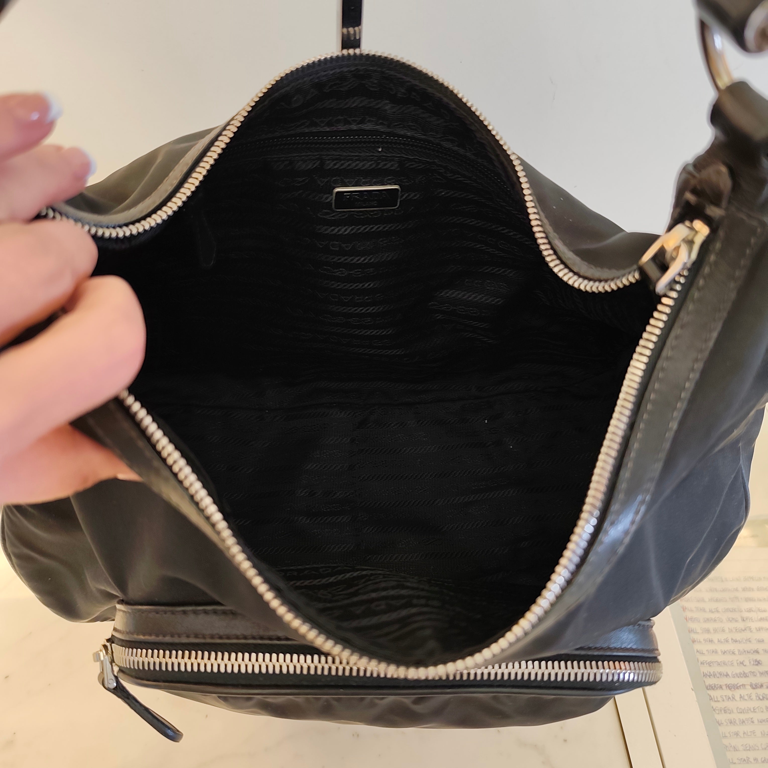 PRADA - Borsa a Spalla Hobo in Nylon e Pelle Nera
