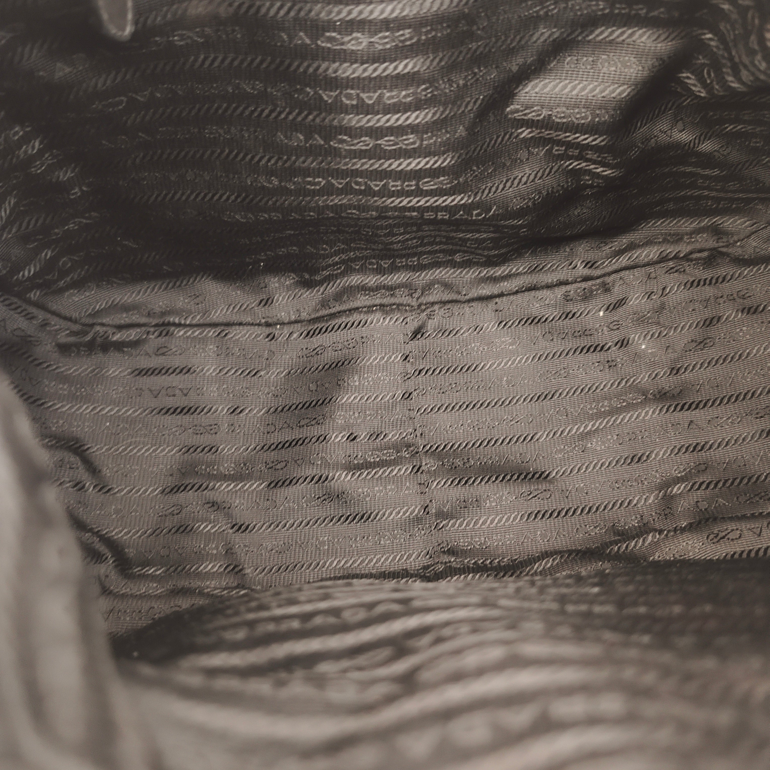 PRADA - Borsa a Spalla Hobo in Nylon e Pelle Nera