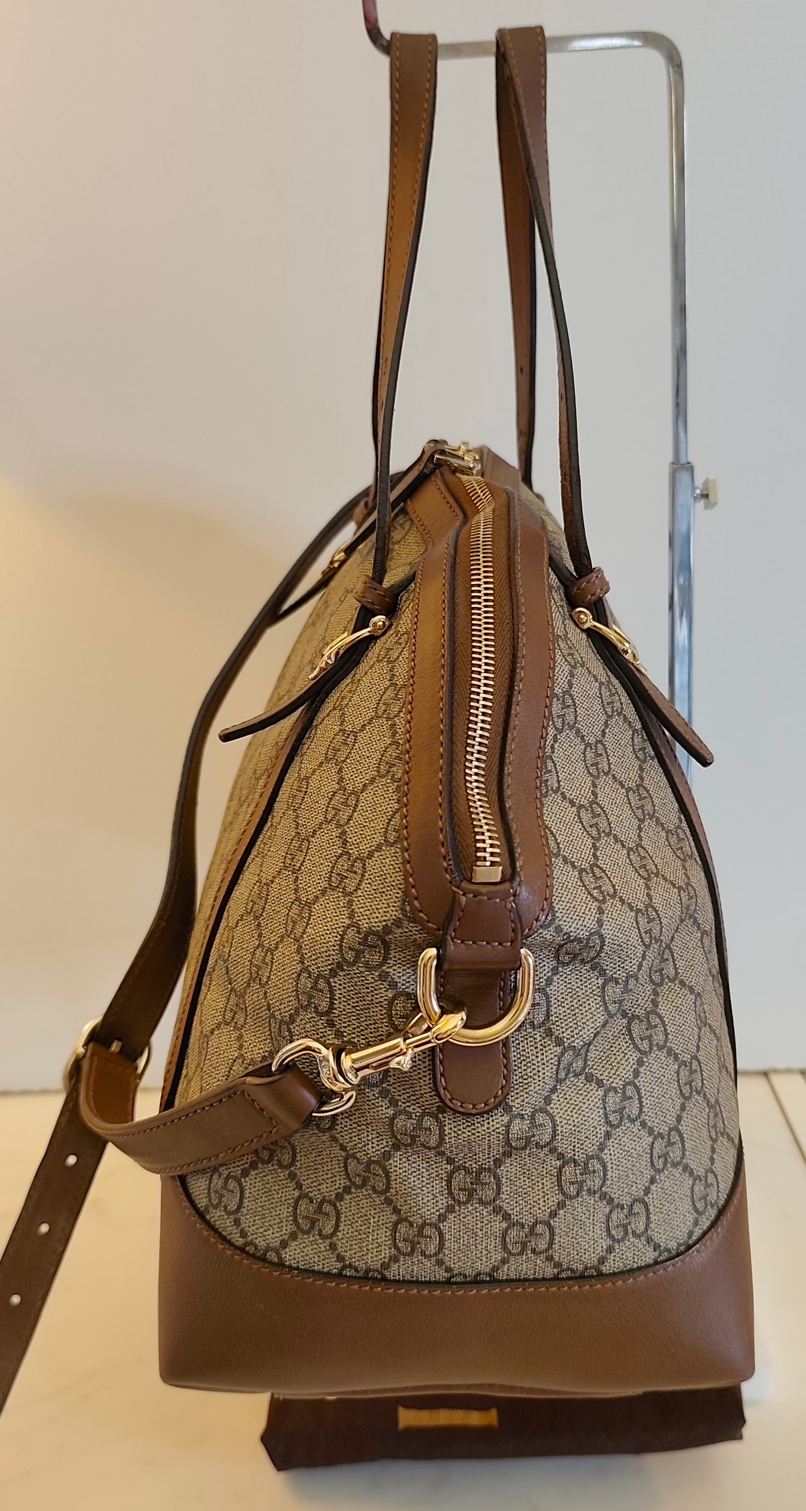 Gucci - Borsa a Spalla Dome Top Handle "GG Supreme" Beige con Tracolla