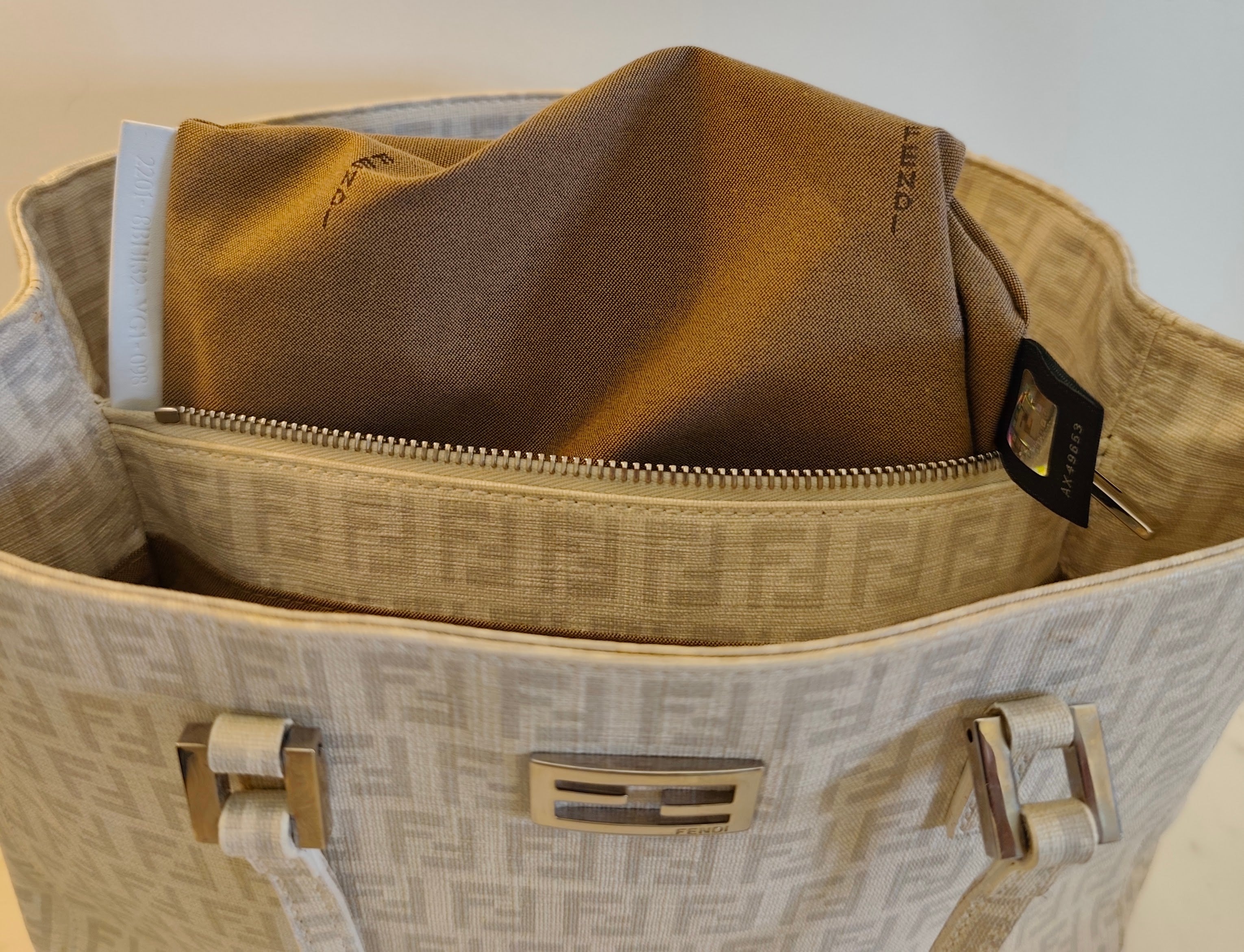 Fendi - Baguette Mini Tote in Canvas Zucchino Bianco Cloud Dancer