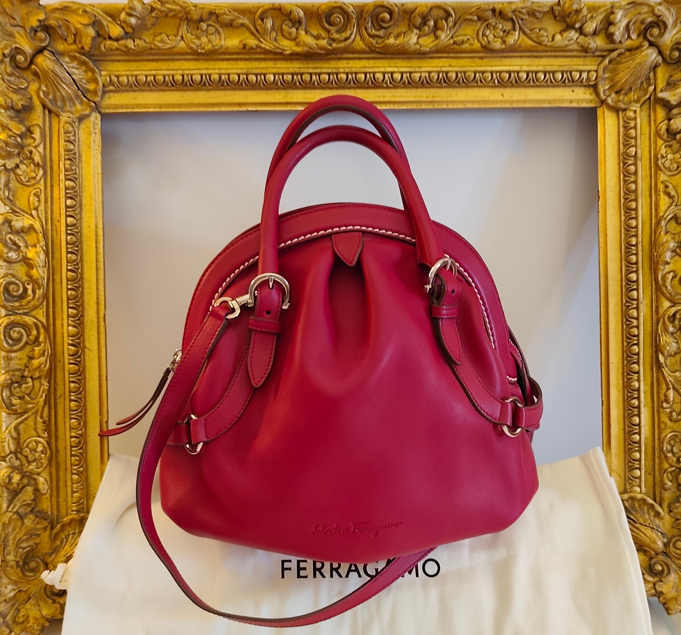 SALVATORE FERRAGAMO – Borsa a Mano in Pelle Bordeaux con Tracolla