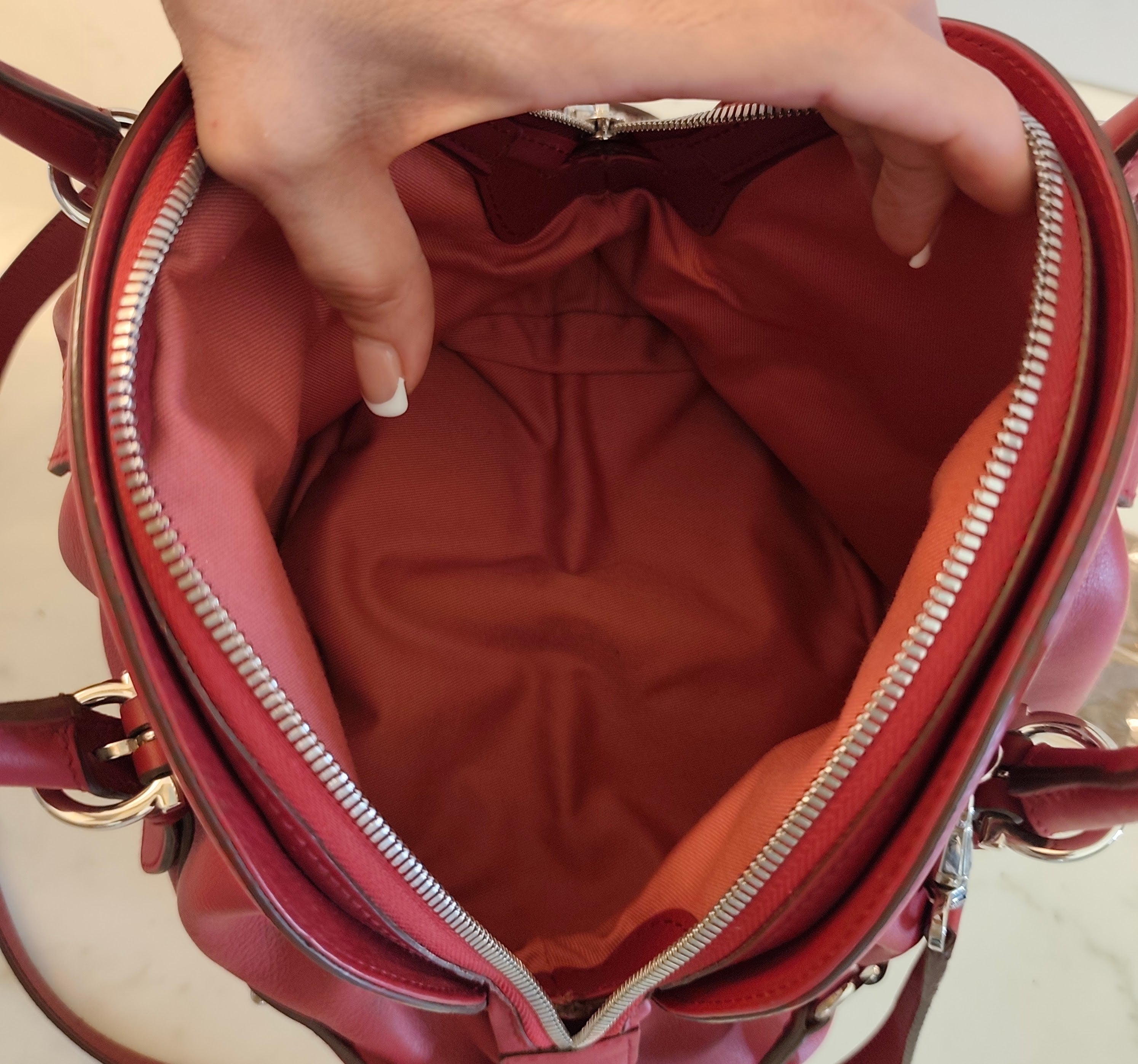 SALVATORE FERRAGAMO – Borsa a Mano in Pelle Bordeaux con Tracolla
