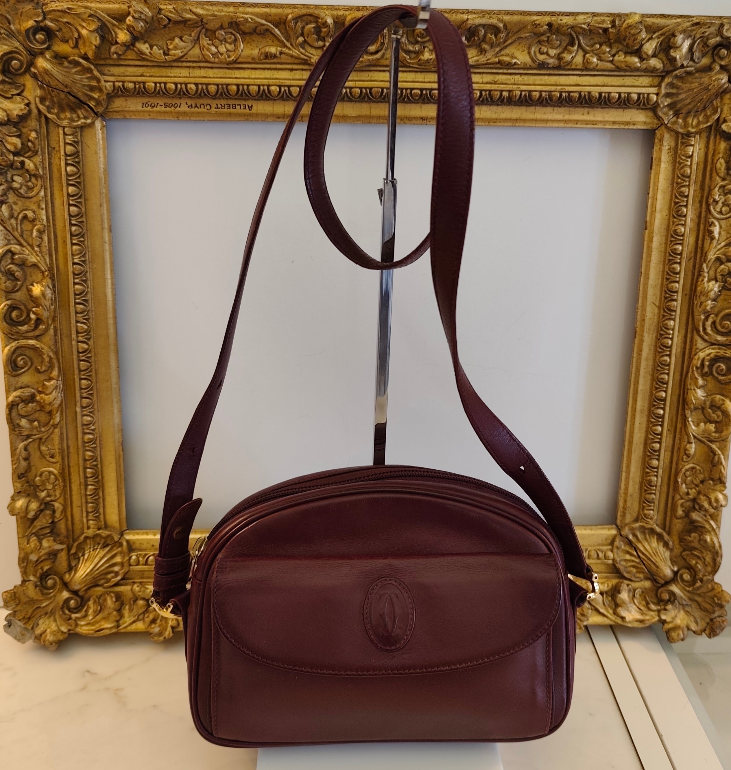 Cartier - Borsetta Elegante a Spalla con Tracolla in Pelle Bordeaux Vintage