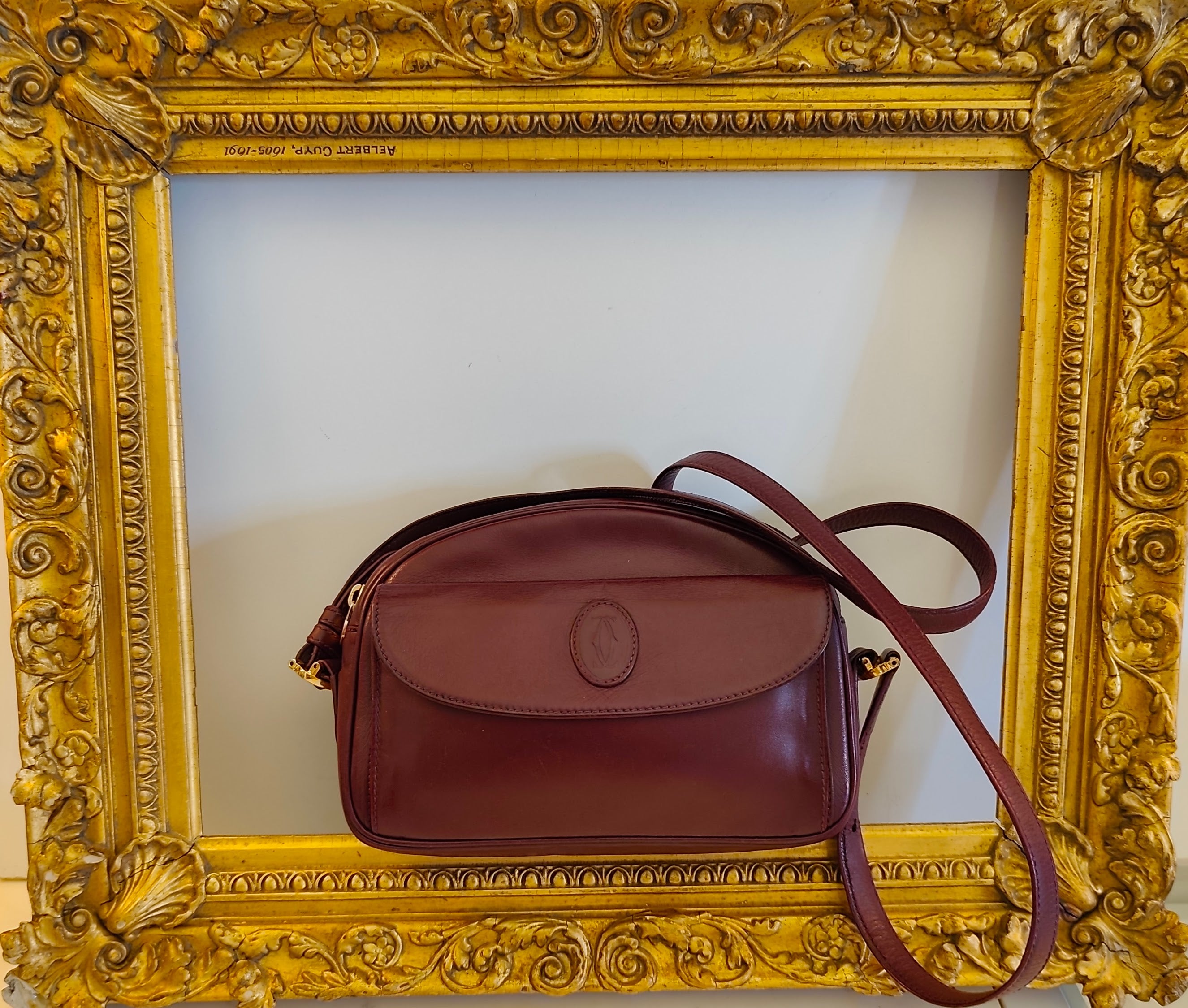 Cartier - Borsetta Elegante a Spalla con Tracolla in Pelle Bordeaux Vintage