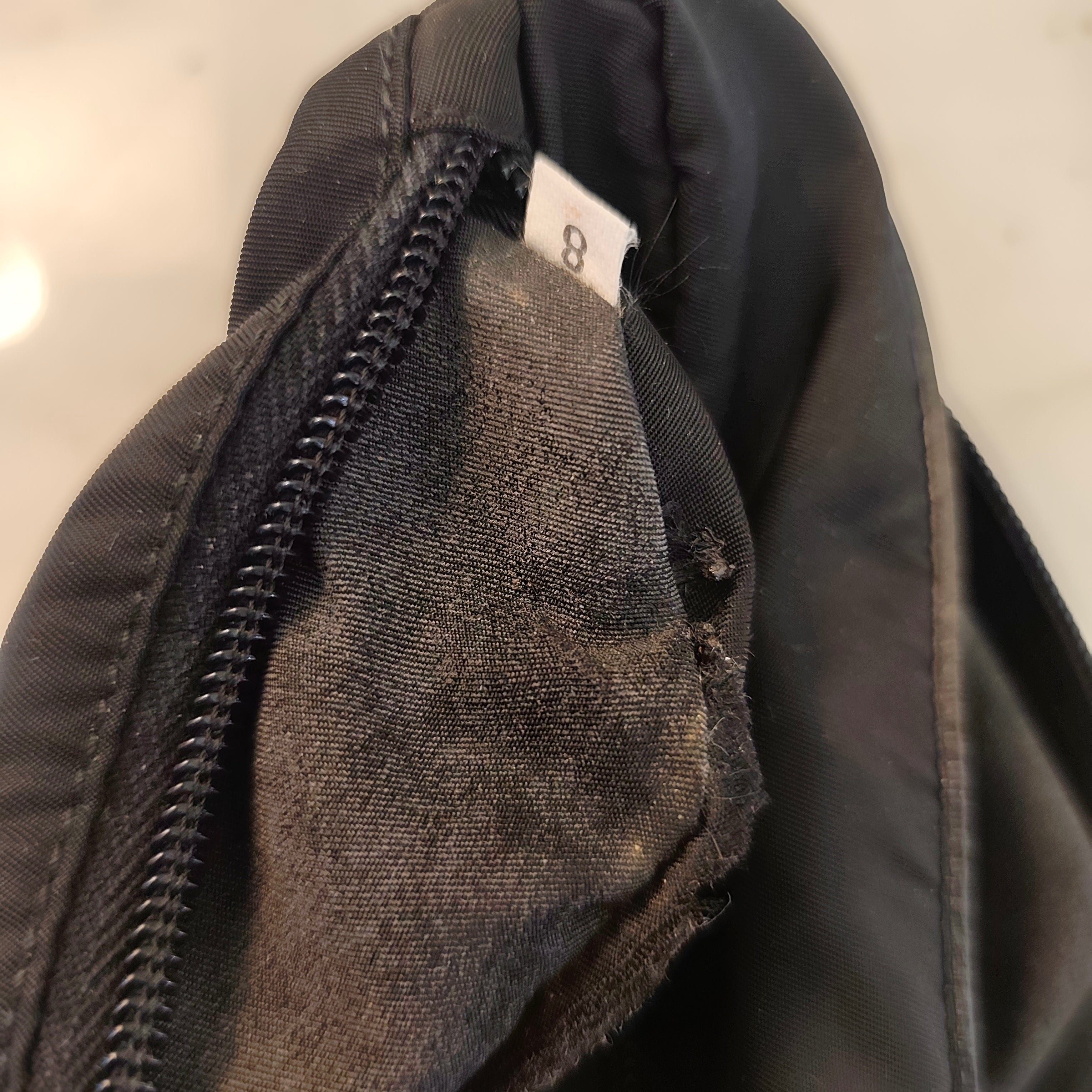 Prada – Trousse Singola da Viaggio in Re-Nylon e Pelle Saffiano Nera