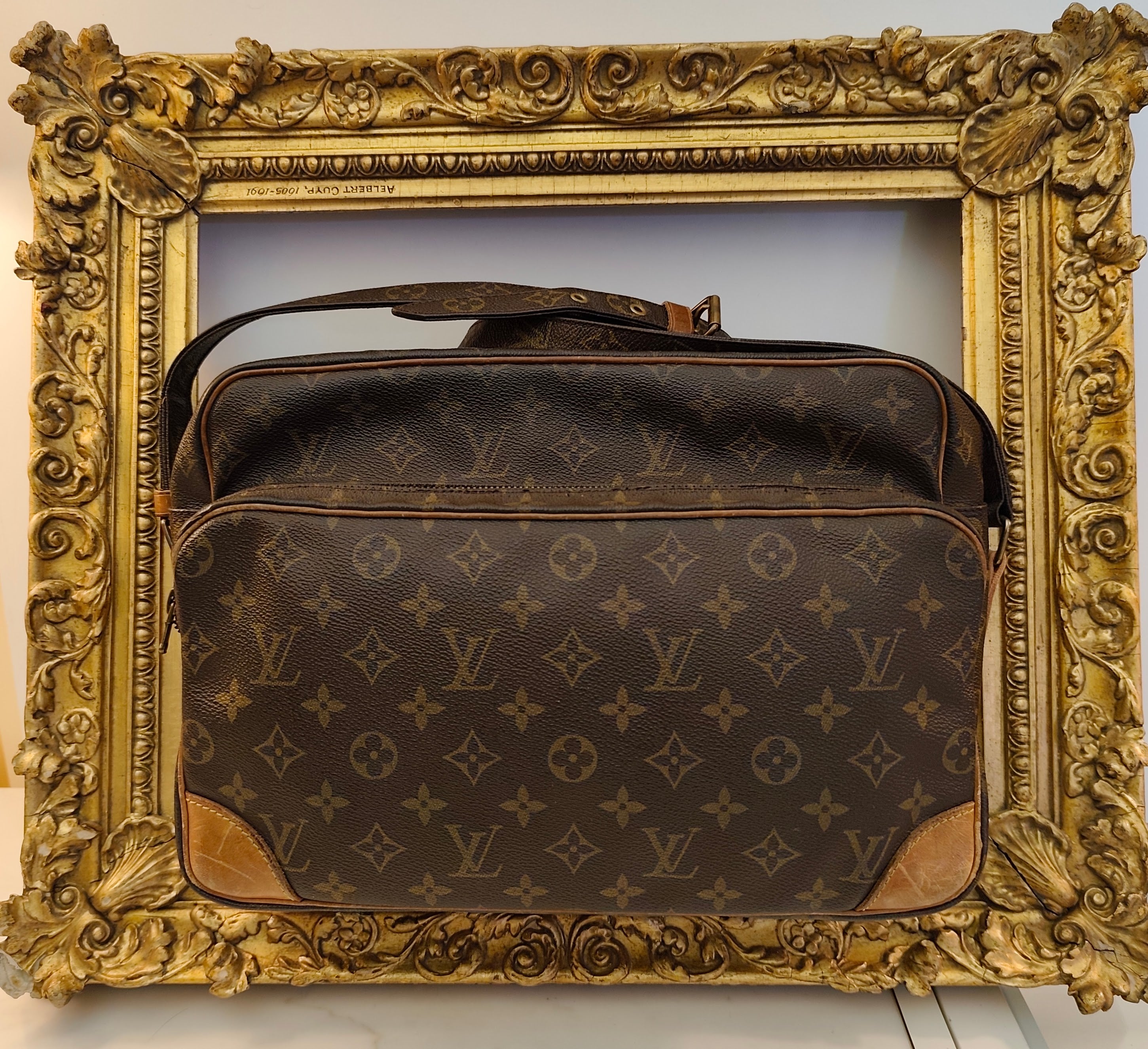 Louis Vuitton - Reporter / Nile GM Messenger Monogram Vintage