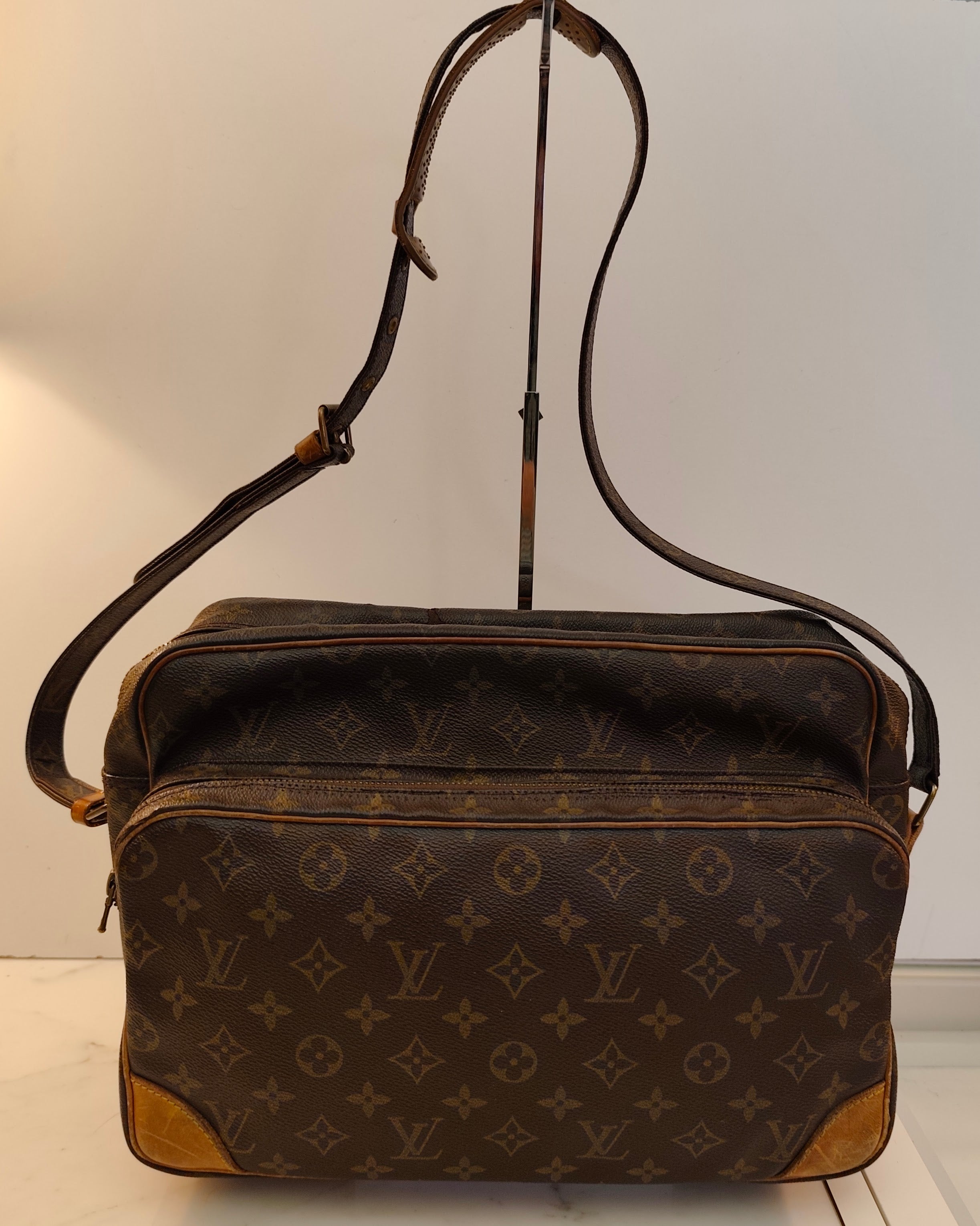 Louis Vuitton - Reporter / Nile GM Messenger Monogram Vintage
