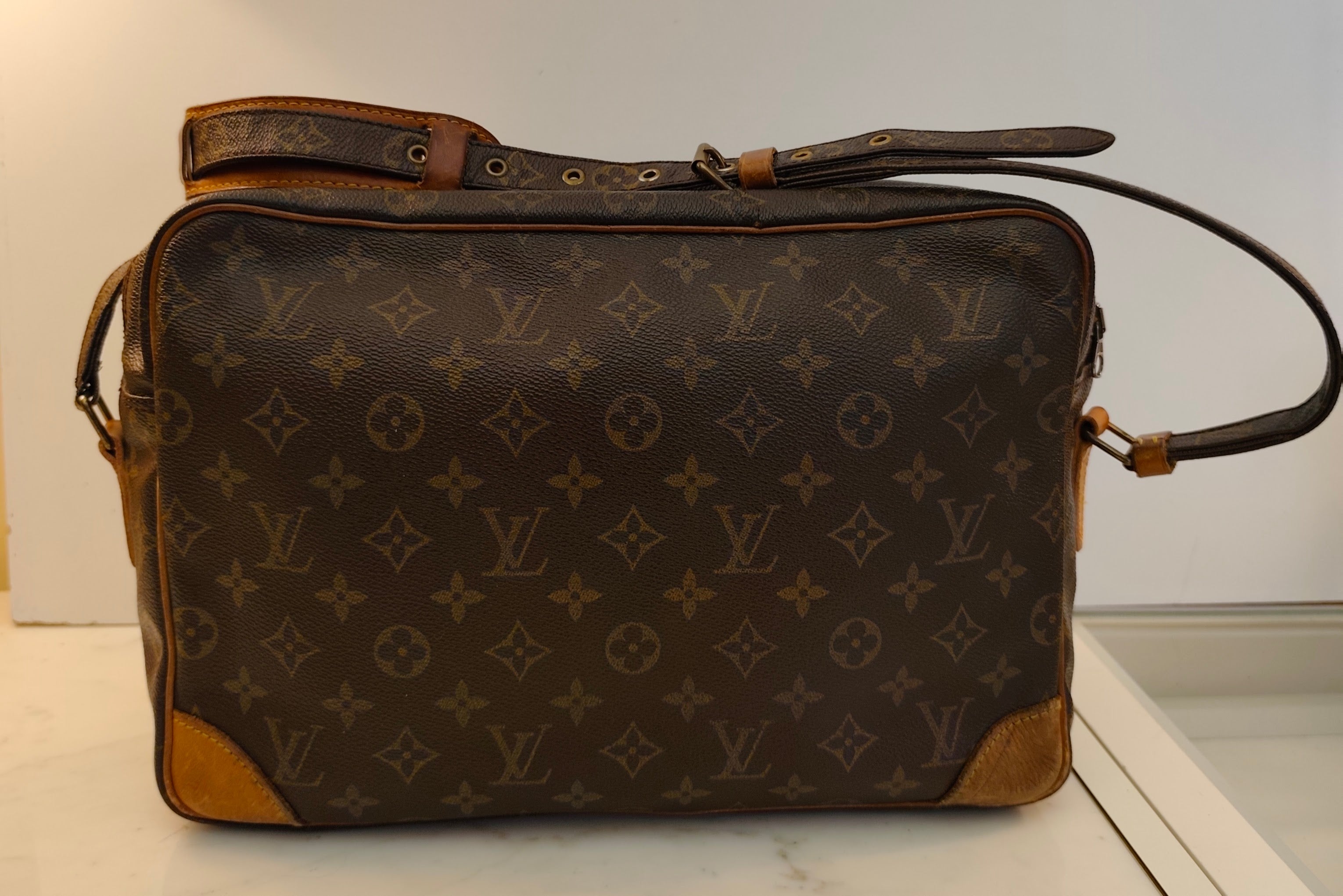 Louis Vuitton - Reporter / Nile GM Messenger Monogram Vintage