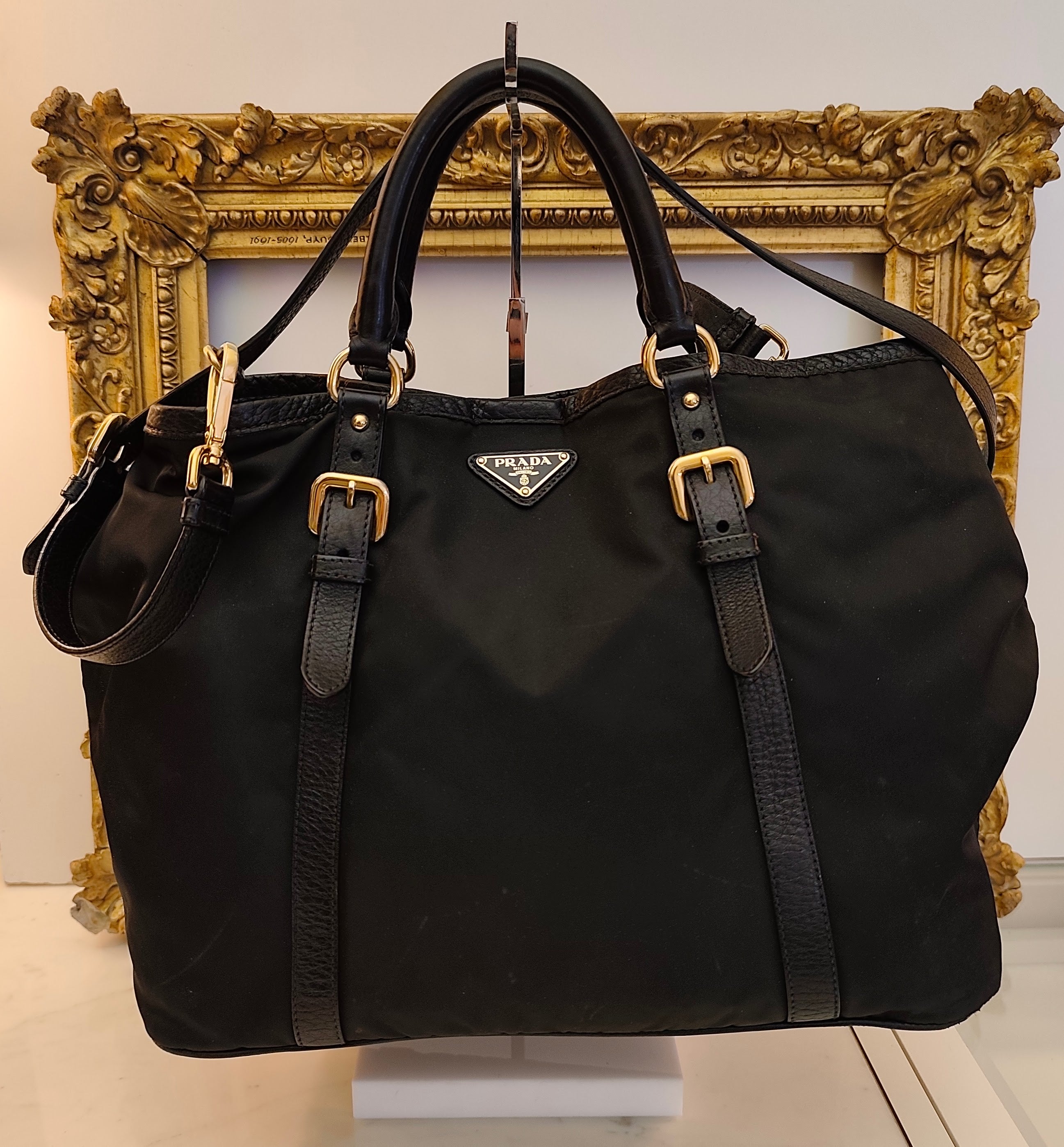 Prada - Tote Shopper in Nylon e Pelle Nera con Tracolla e Fasce in Pelle