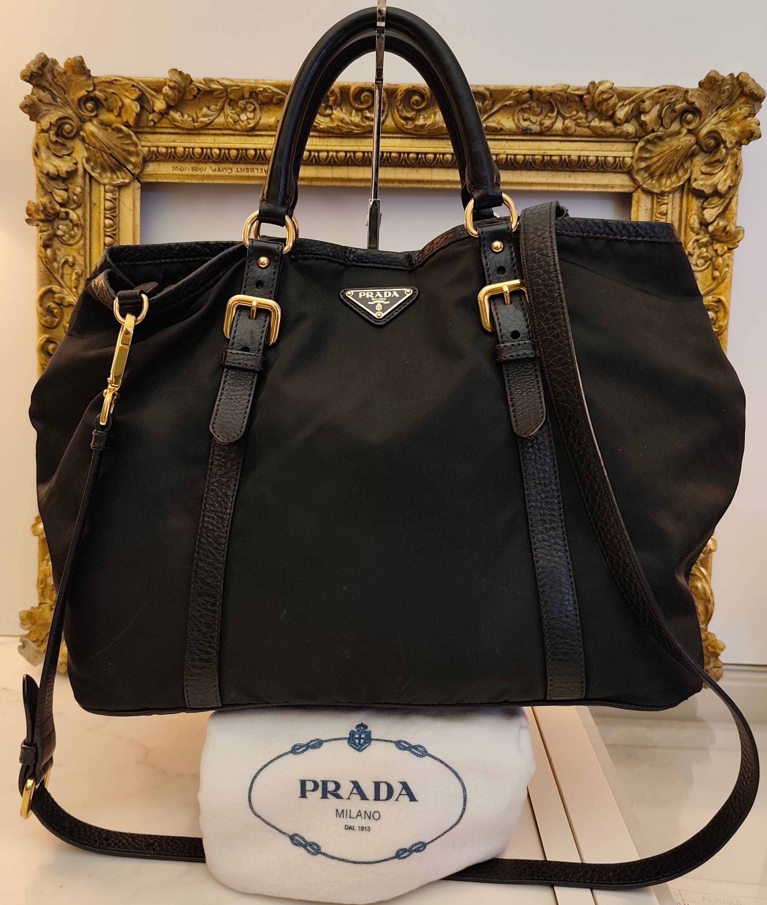 Prada - Tote Shopper in Nylon e Pelle Nera con Tracolla e Fasce in Pelle