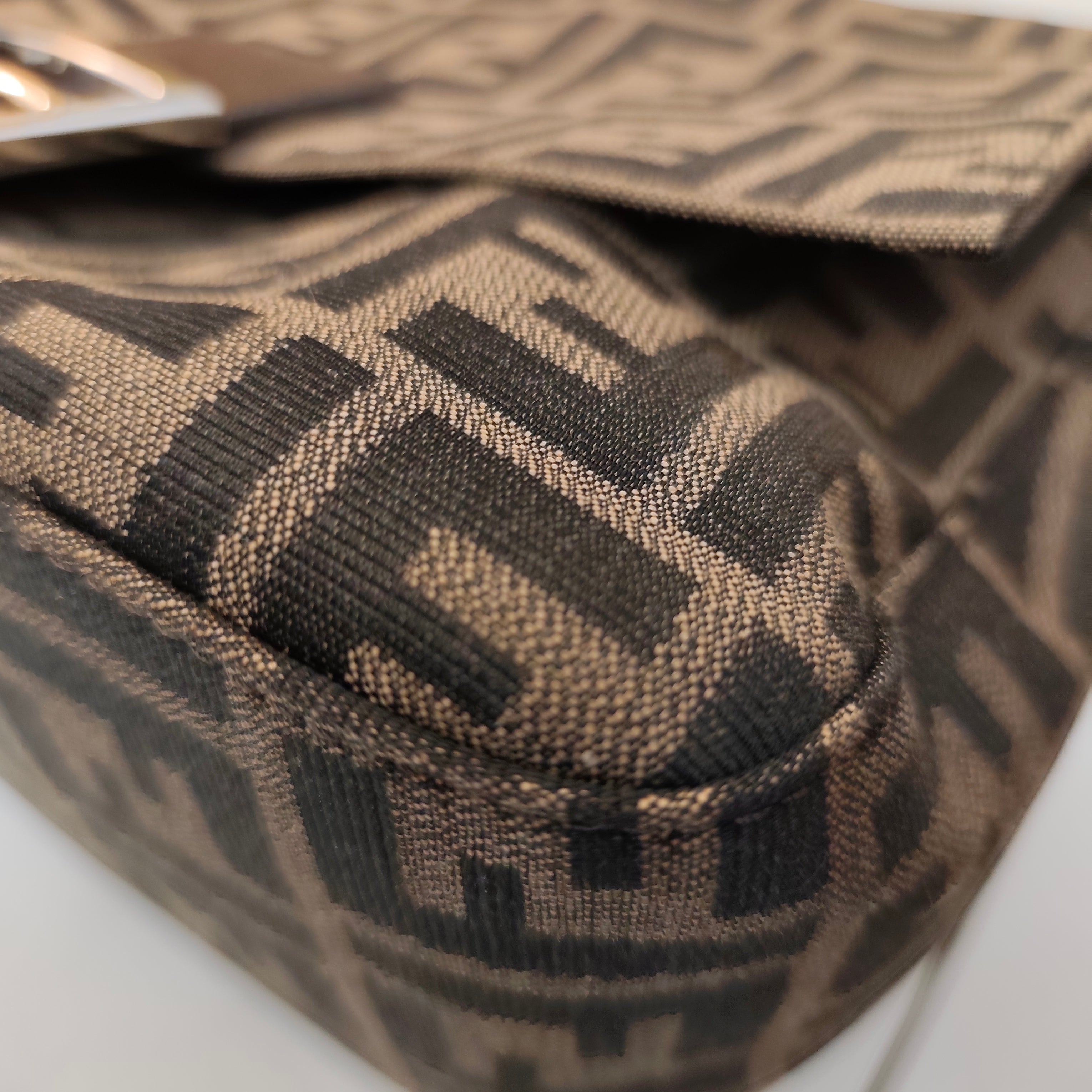 FENDI - MAMA BAGUETTE ZUCCA