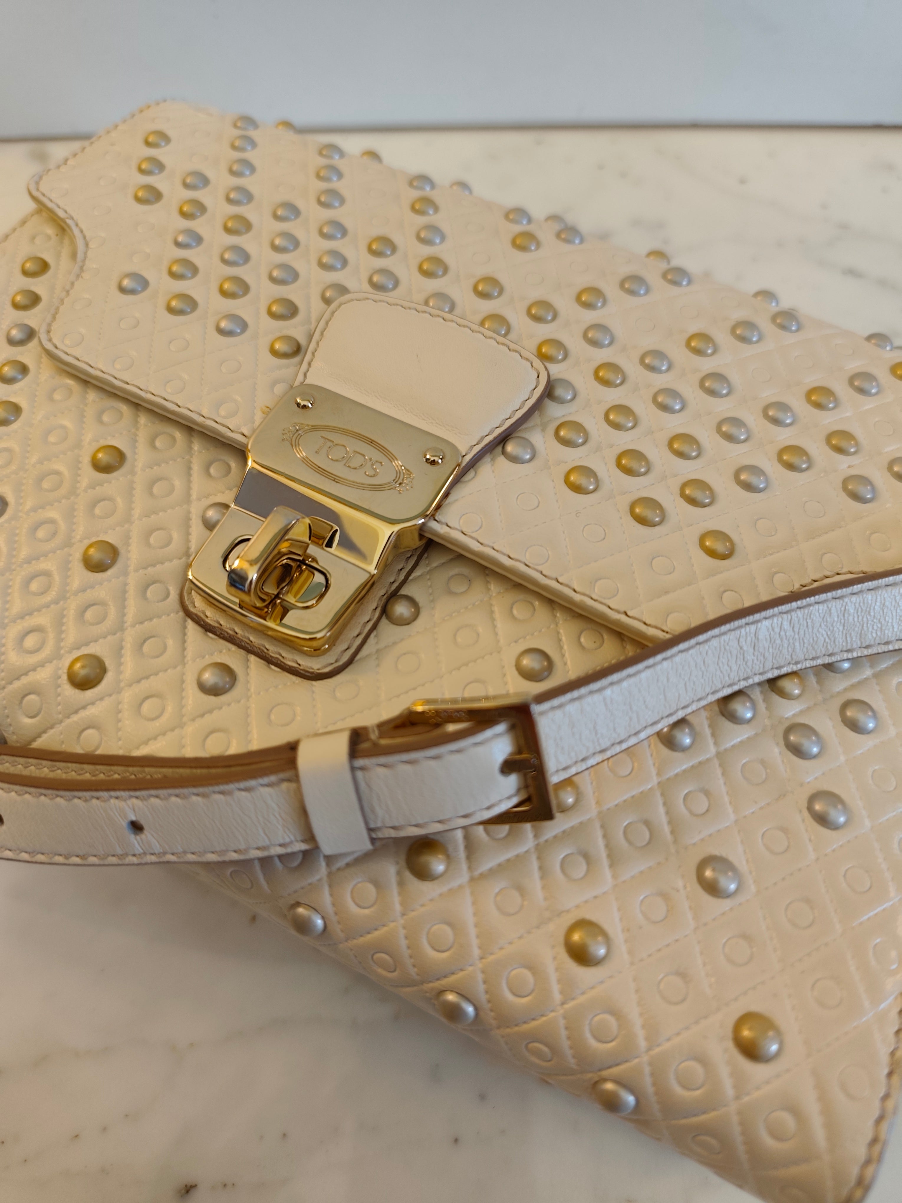 TOD’S - Camera Bag a Mano con Tracolla in Pelle Avorio con Borchie