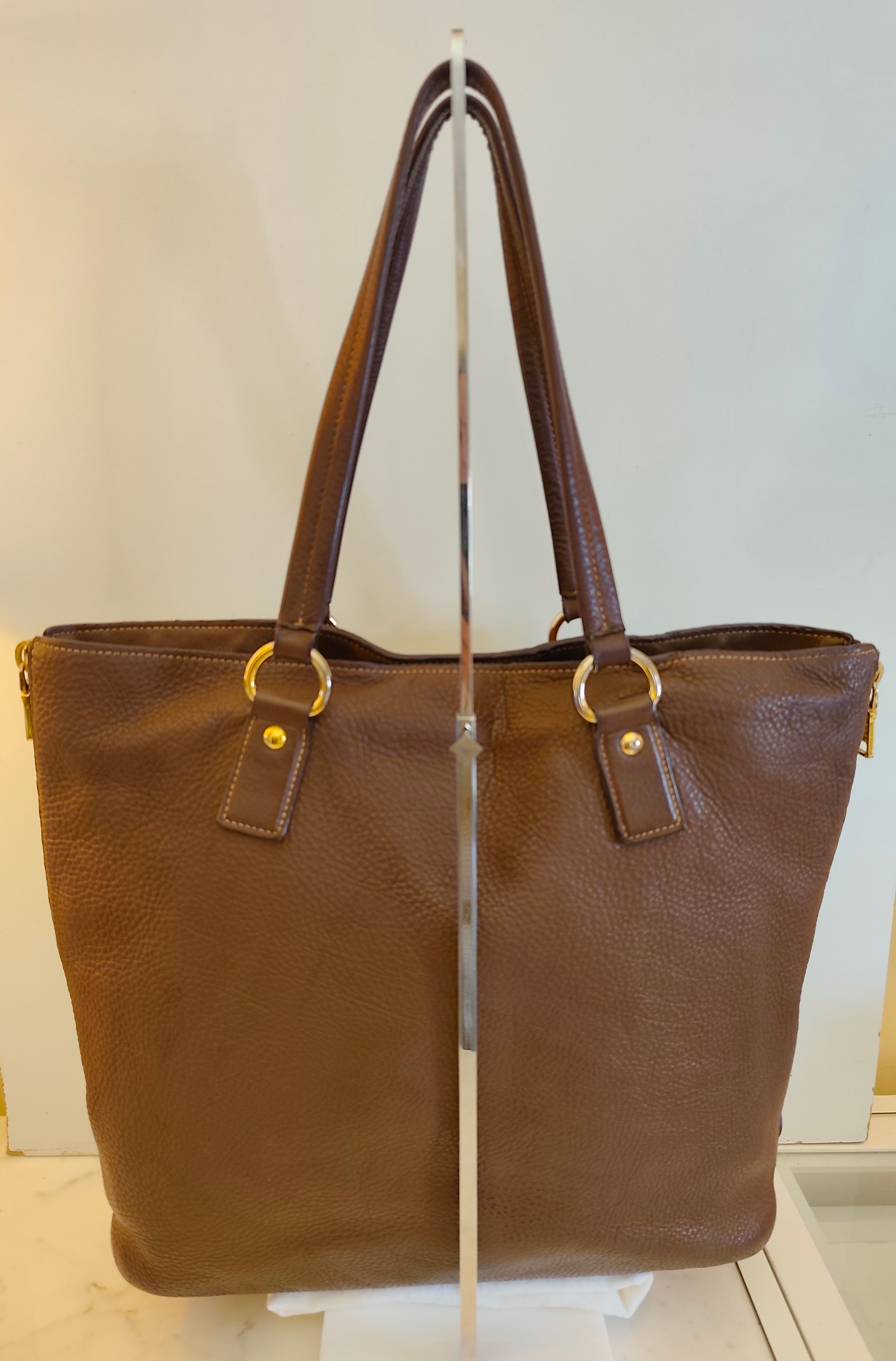 Prada - Shopper Espandibile in Pelle Martellata Cioccolato al Latte Pari al Nuovo