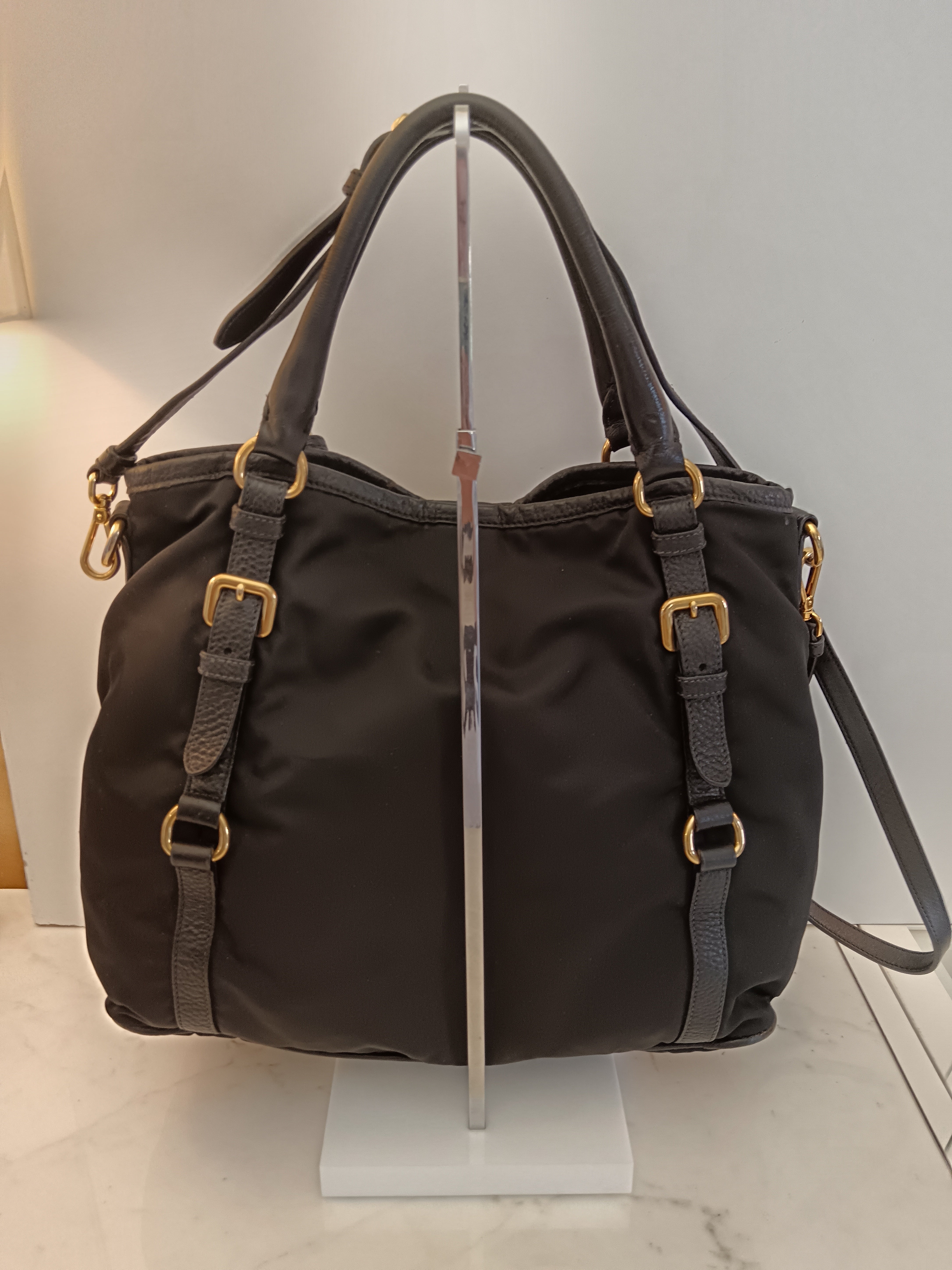 Prada - Tote Shopper Nylon Nero con Fasce in Pelle e Doppi Anelli