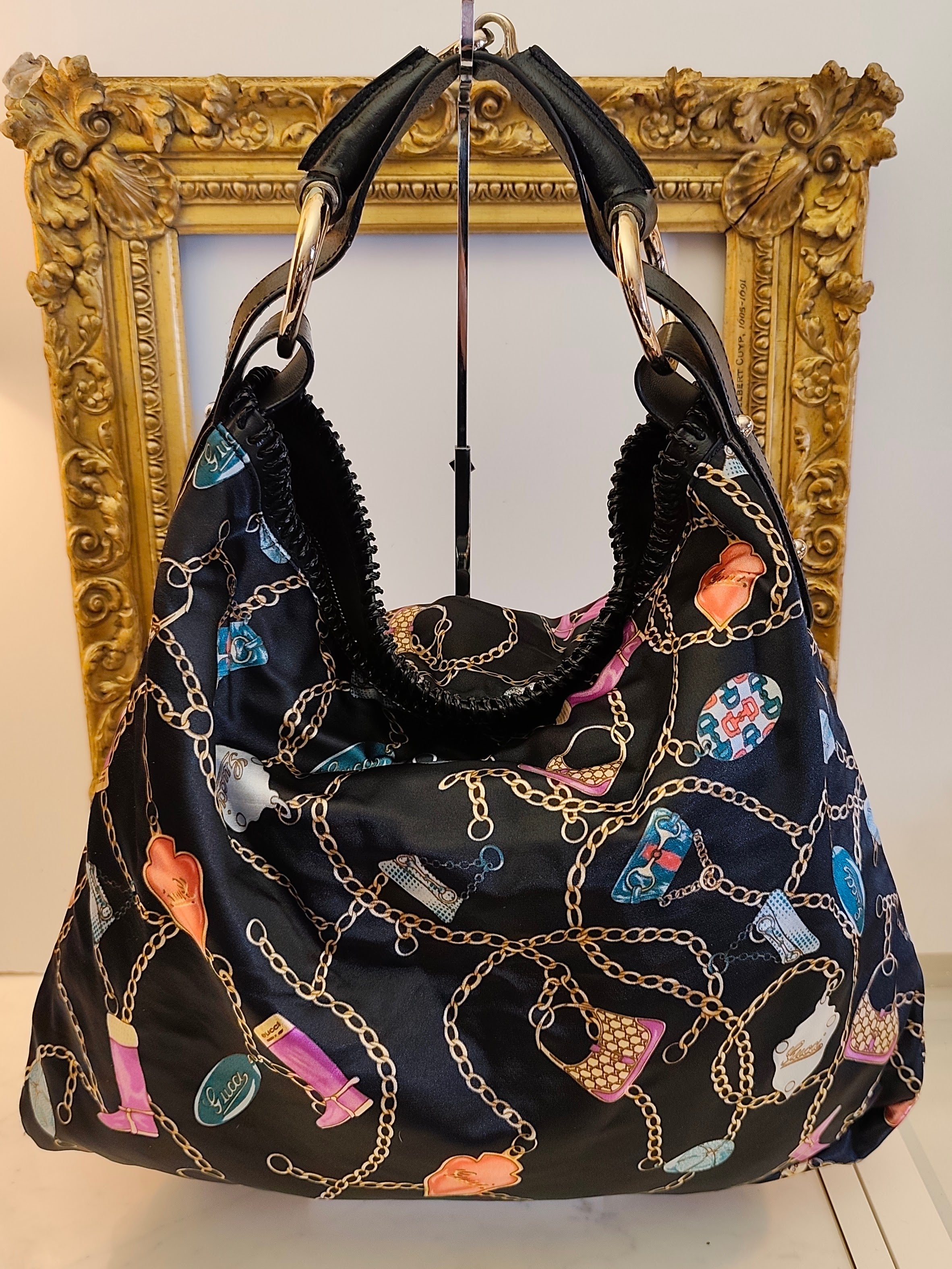 GUCCI - HORSEBIT BORSA HOBO IN TESSUTO NERO FANTASIA “CHARM’S & CHAIN”