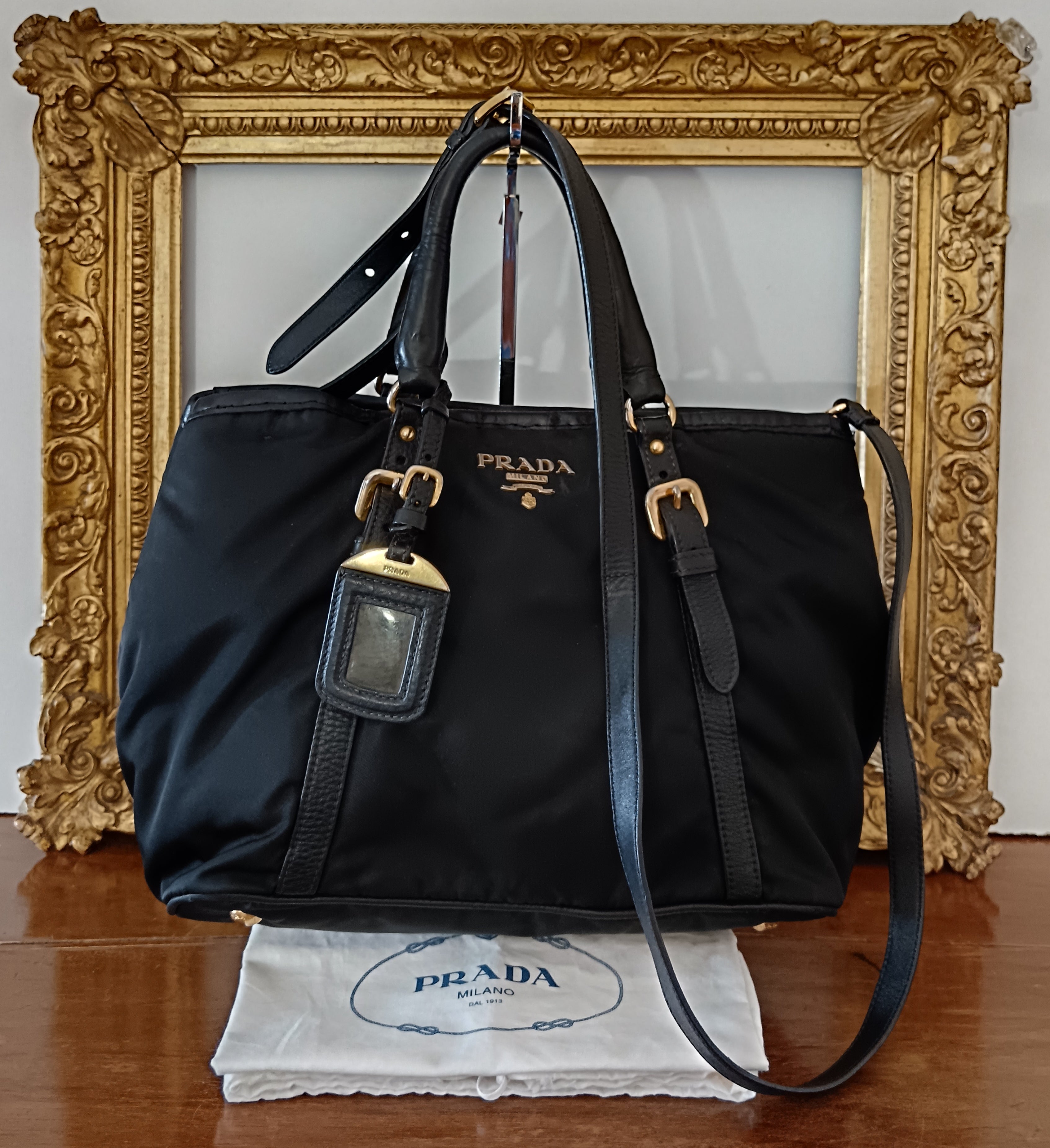Prada - Mini Tote Shopper in Nylon e Pelle Nera con Tracolla e Fasce in Pelle