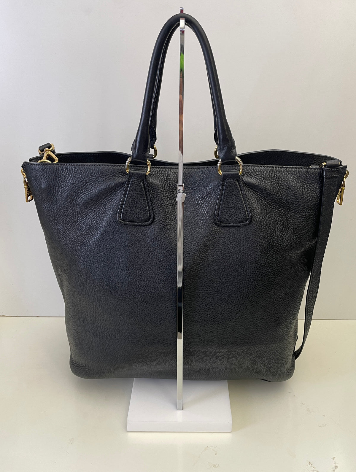Prada - Shopper Espandibile in Pelle Martellata Nera Con Manici Corti