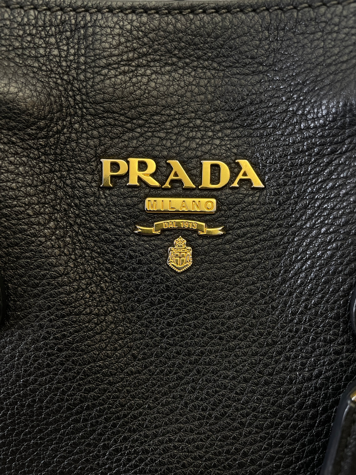 Prada - Shopper Espandibile in Pelle Martellata Nera Con Manici Corti
