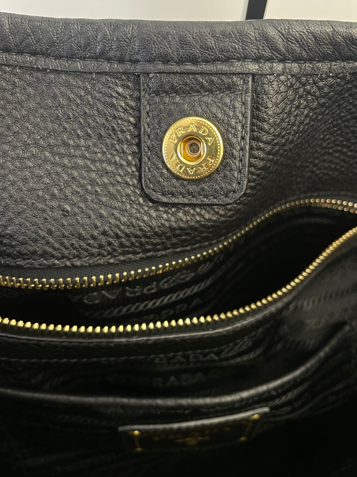 Prada - Tote Shopper Nylon Nero con Fasce in Pelle e Doppi Anelli FULL SET