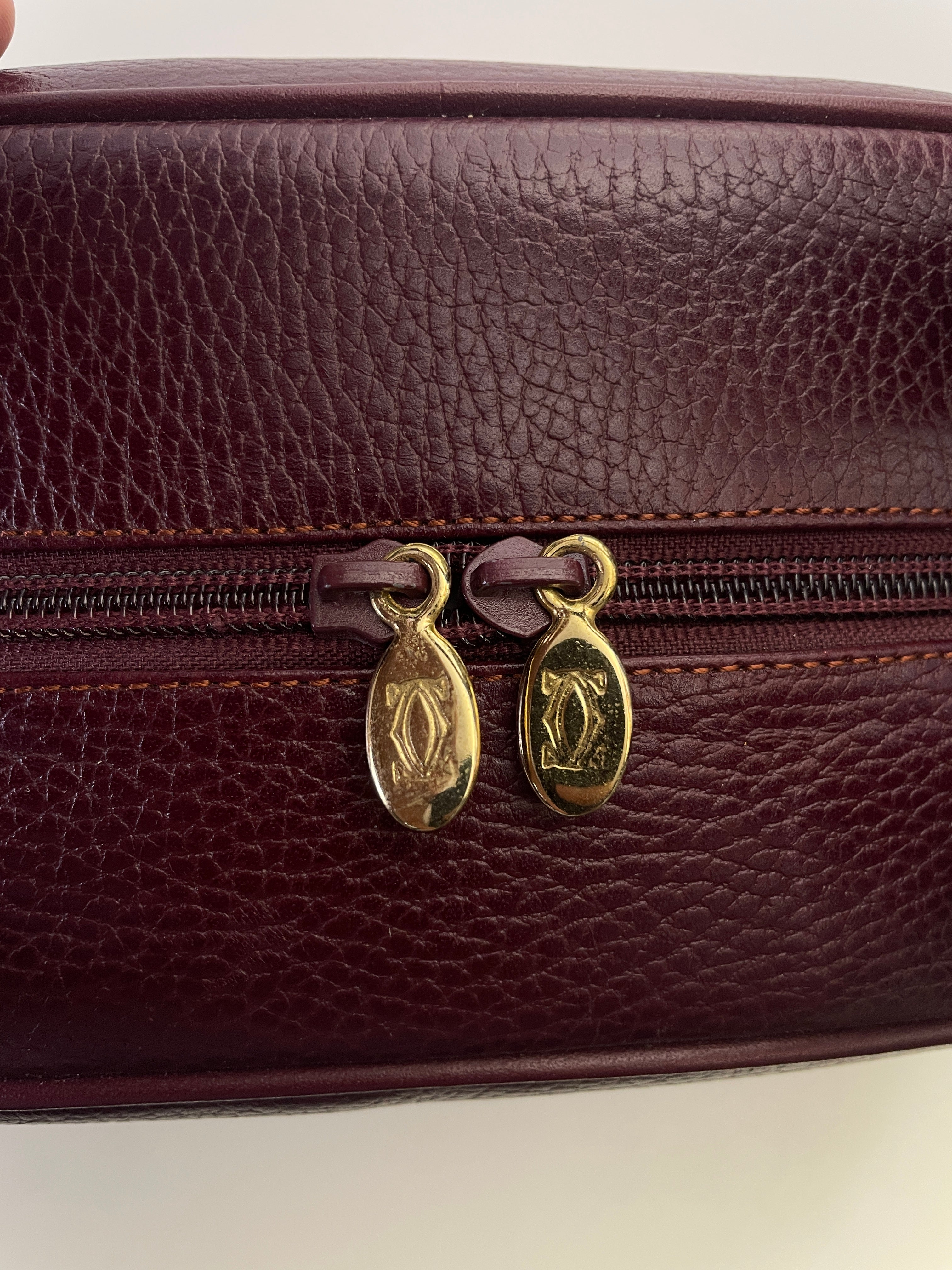 Cartier - Borsa a Mano Mezzaluna in Pelle Bordeaux