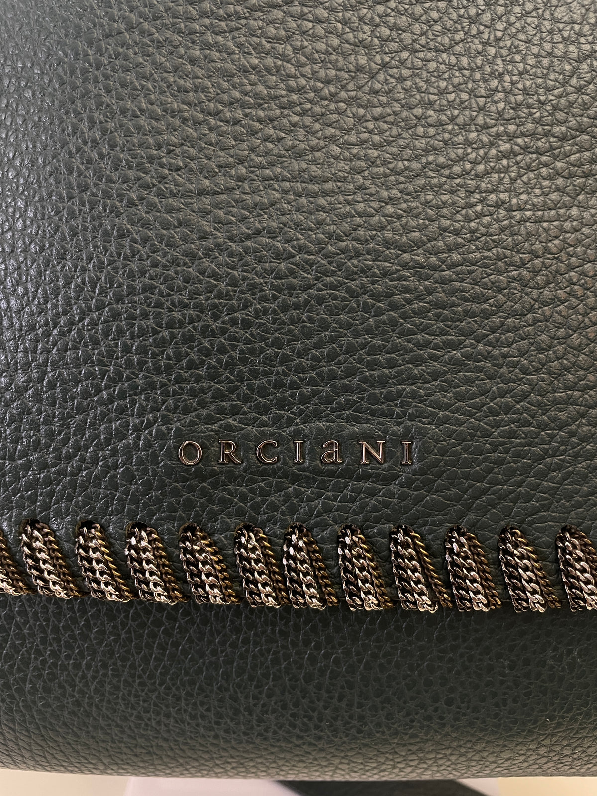Orciani – Sveva Soft Piccola Pelle Verde Petrolio Con Inserti In Metallo