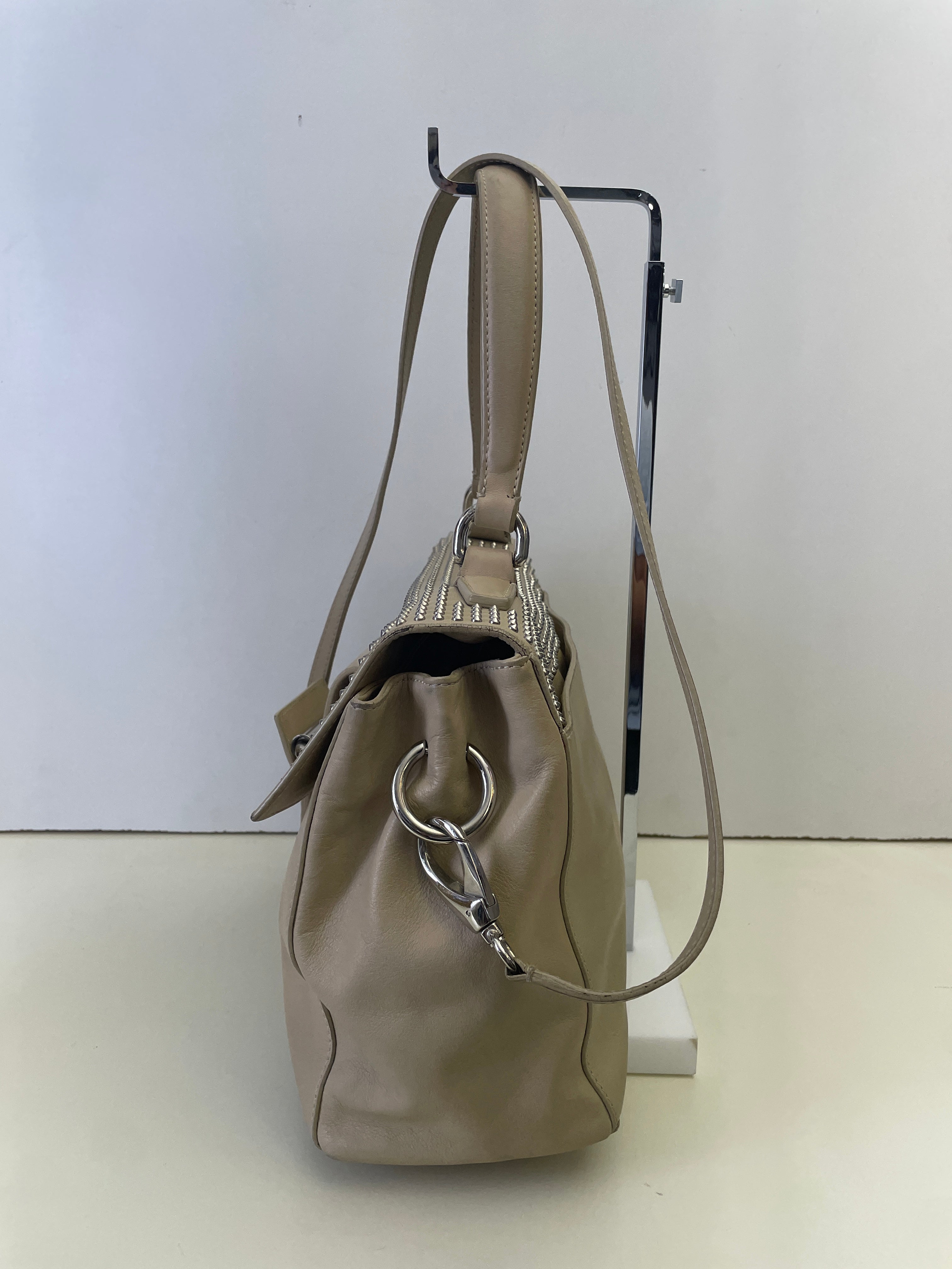 Orciani - Borsa A Spalla Pelle Beige Con Borchie