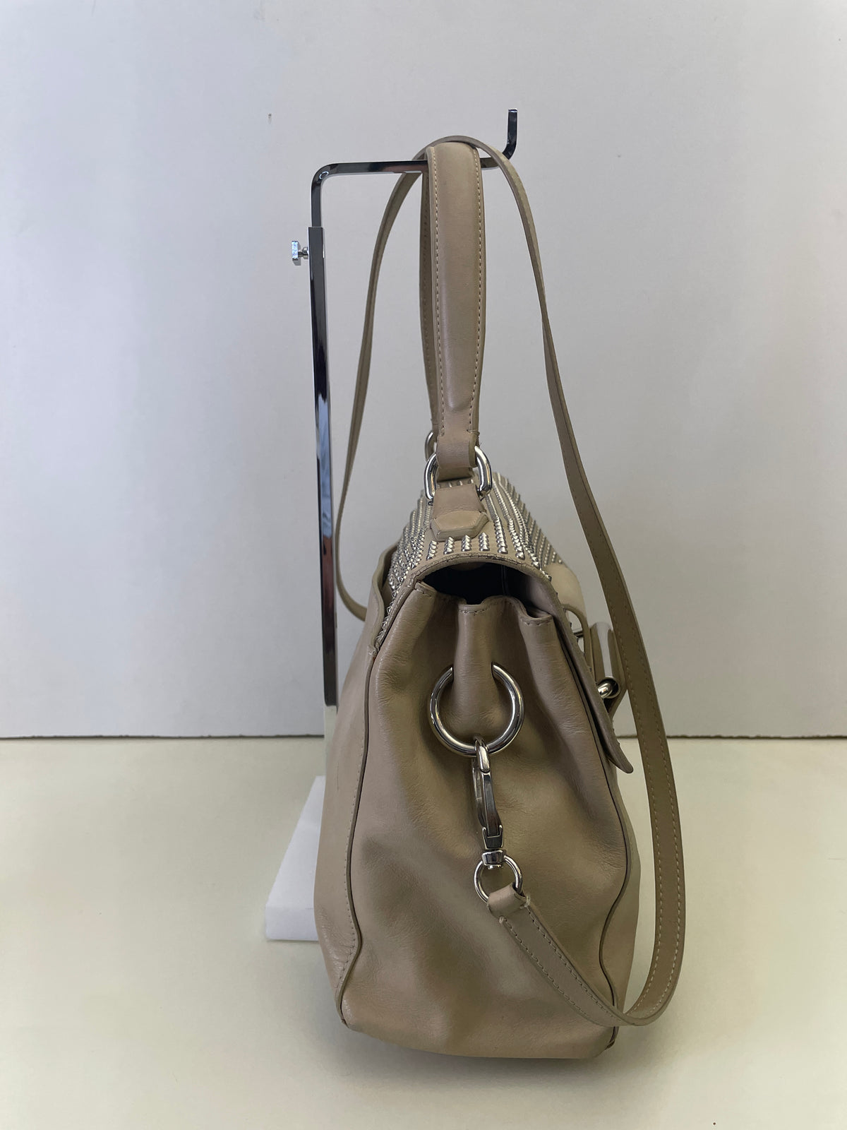 Orciani - Borsa A Spalla Pelle Beige Con Borchie