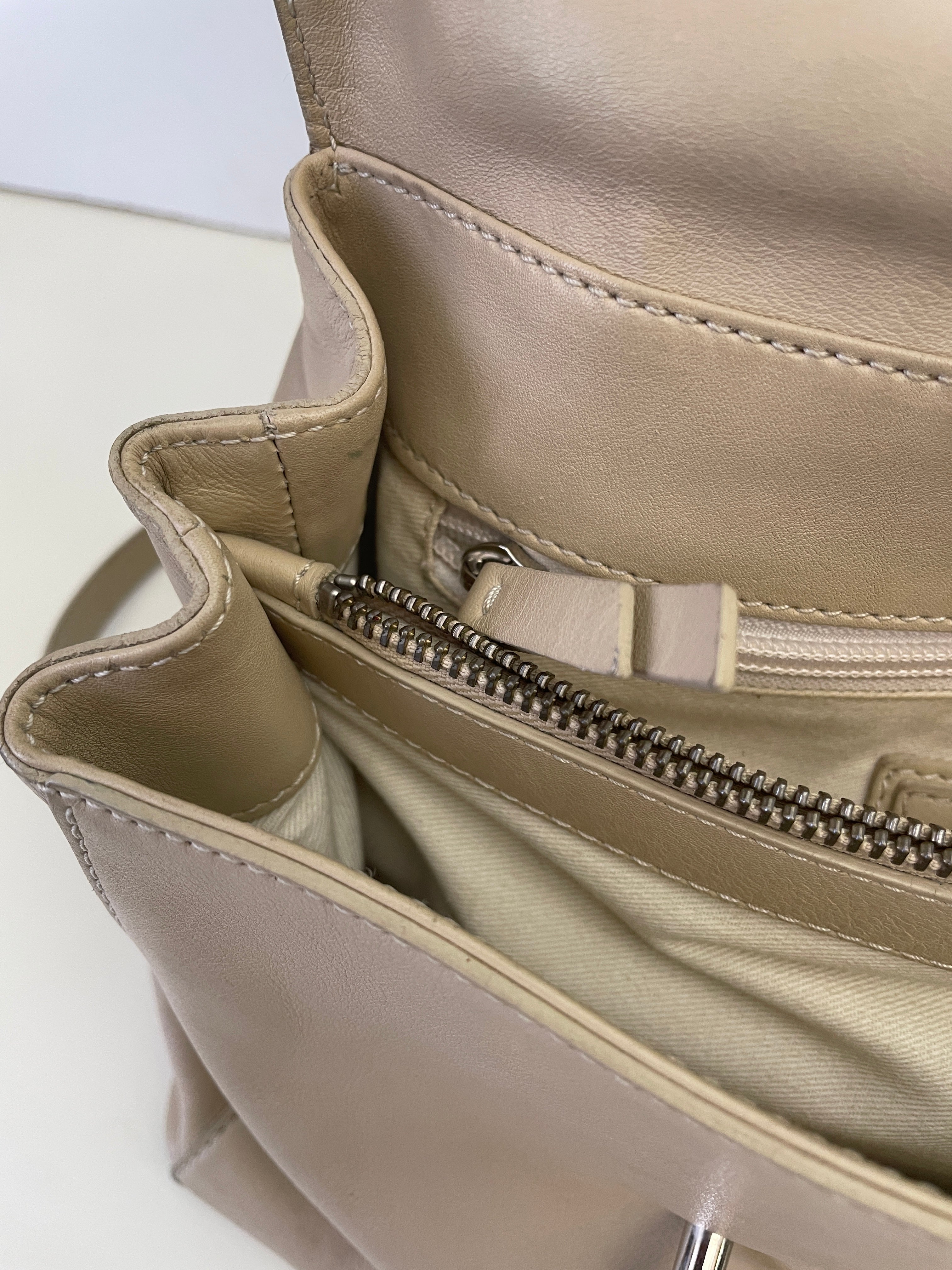Orciani - Borsa A Spalla Pelle Beige Con Borchie