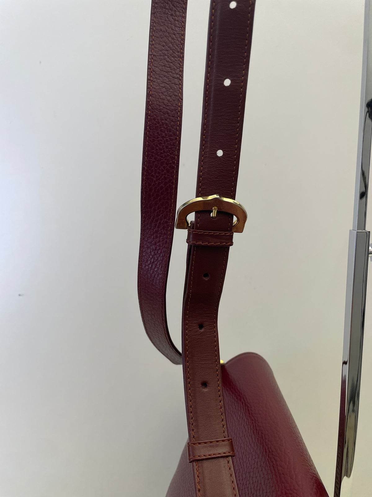 Cartier - Camera Bag a Patta Intera Con Punta in Pelle Bordeaux Vintage