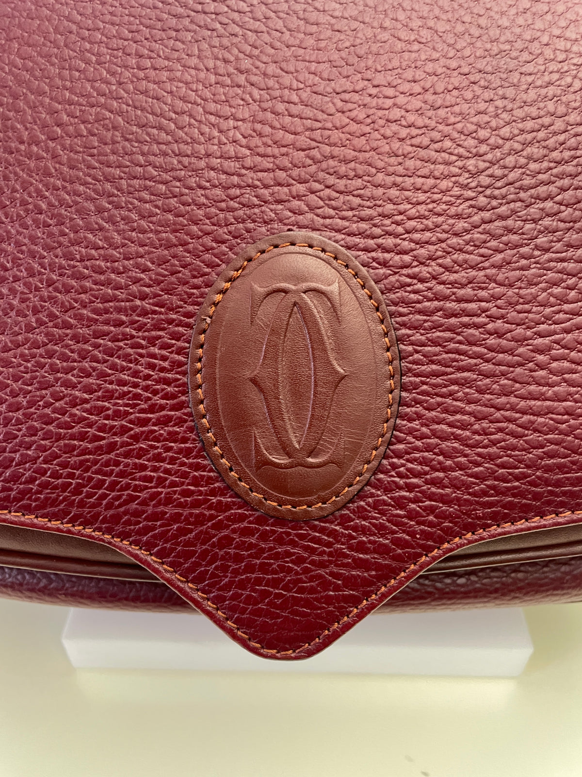 Cartier - Camera Bag a Patta Intera Con Punta in Pelle Bordeaux Vintage