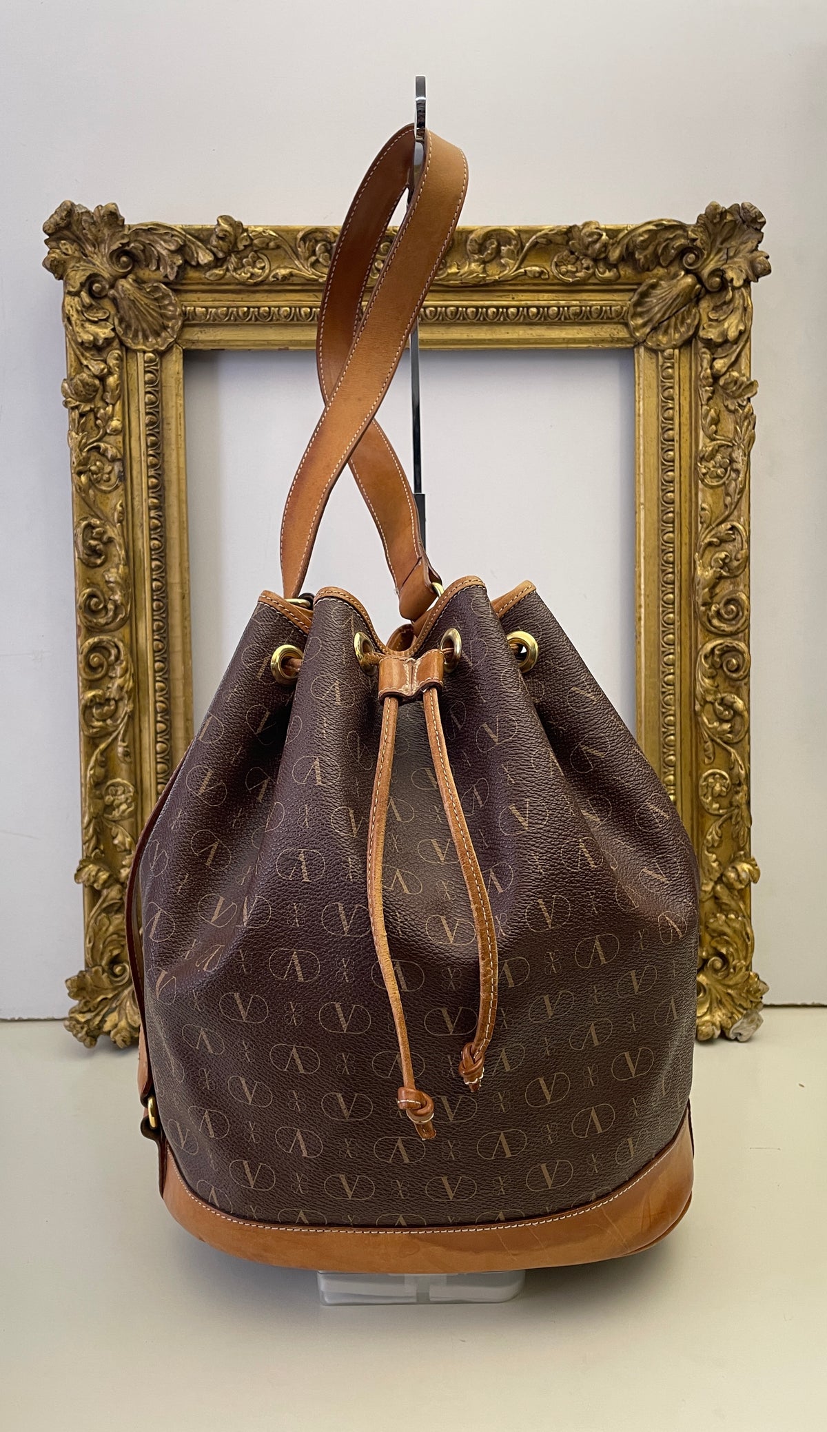 Valentino Garavani - Secchio Monogram Portabilità Zaino Vintage Marrone
