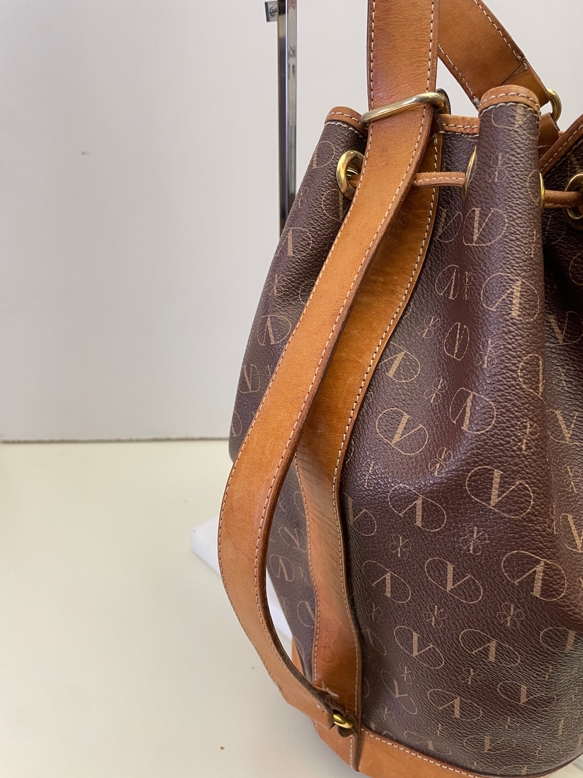 Valentino Garavani - Secchio Monogram Portabilità Zaino Vintage Marrone