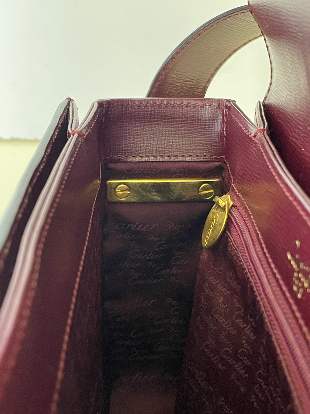 Cartier – Camera Bag Box Girello in Pelle Bordeaux
