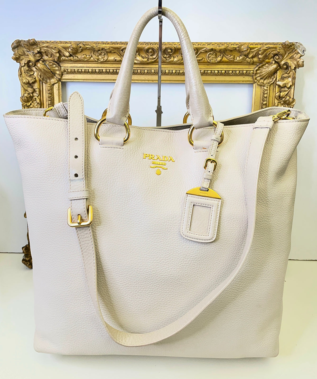 Prada - Shopper in Pelle Martellata Bianco Latte Con Manici Corti