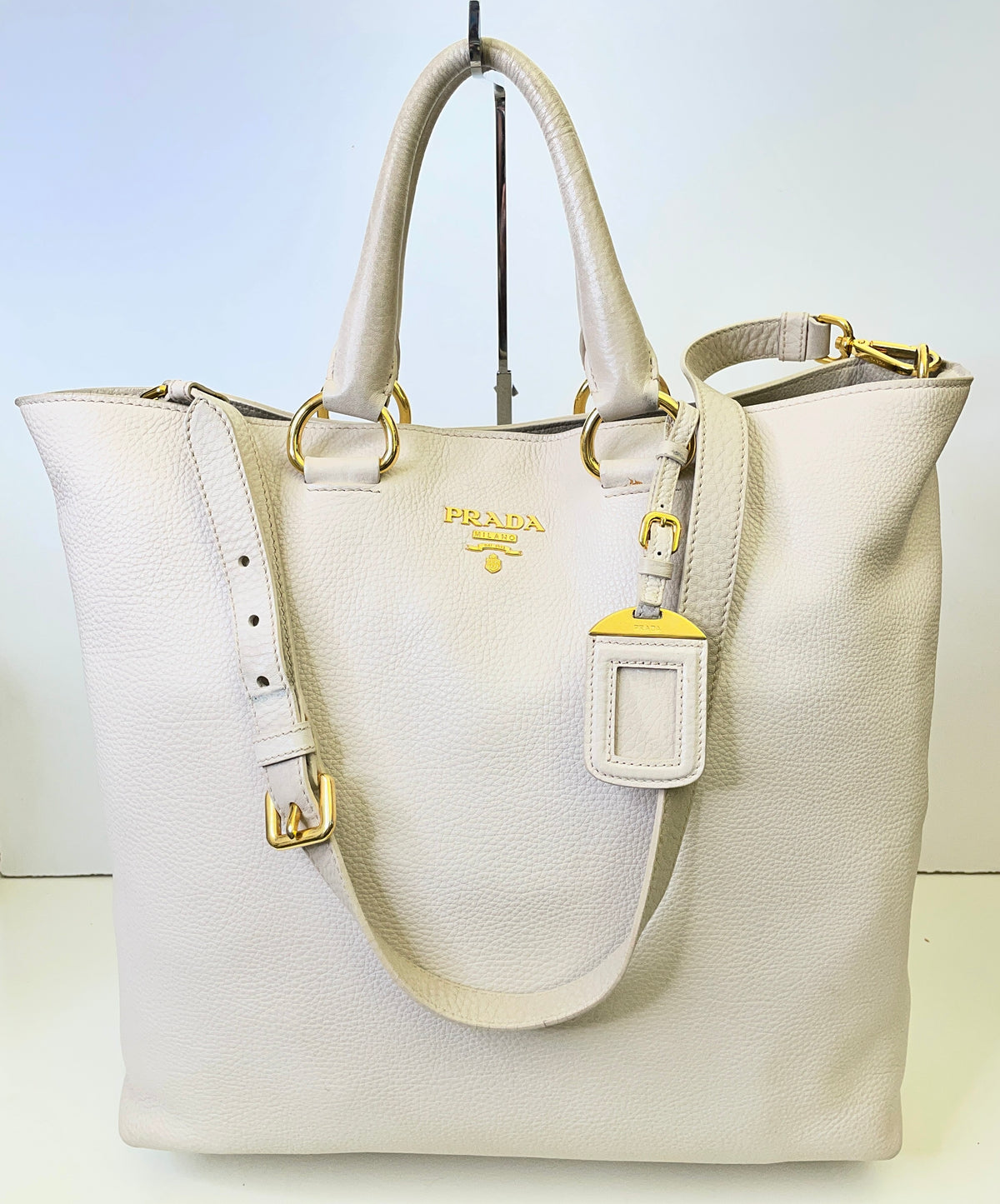 Prada - Shopper in Pelle Martellata Bianco Latte Con Manici Corti