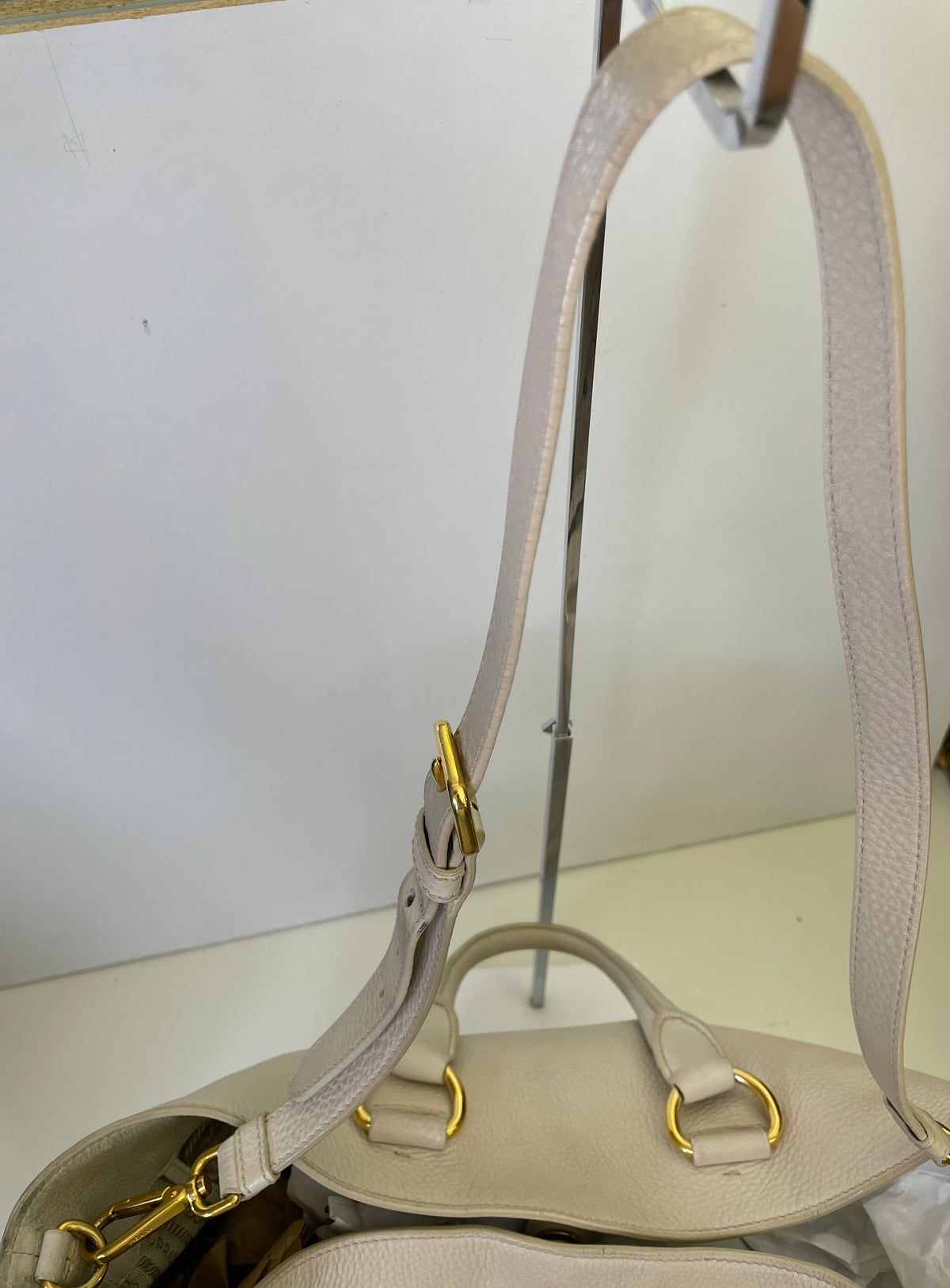 Prada - Shopper in Pelle Martellata Bianco Latte Con Manici Corti