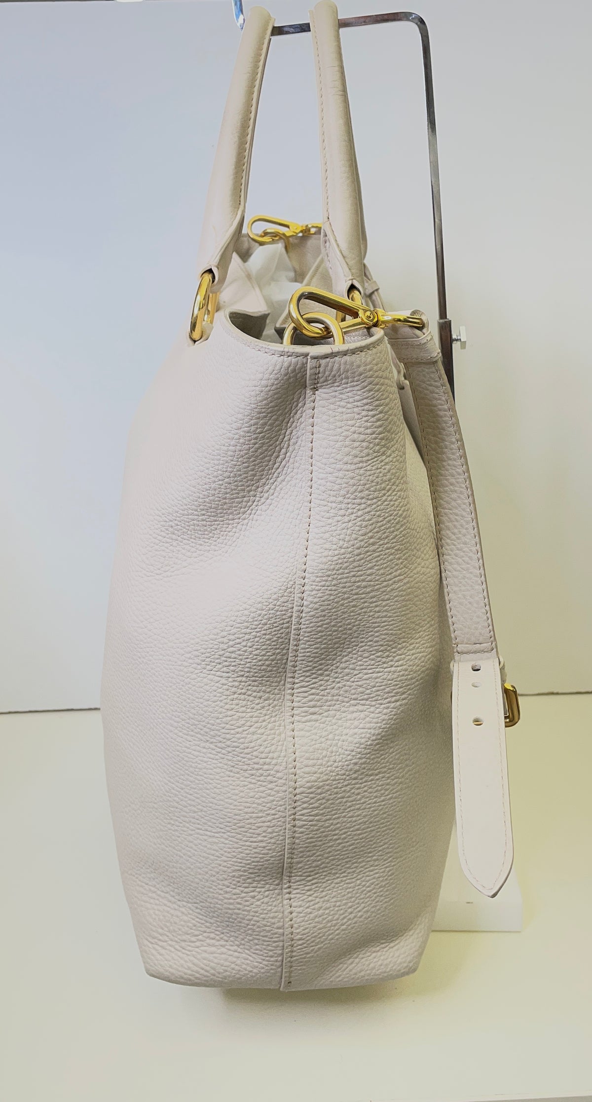 Prada - Shopper in Pelle Martellata Bianco Latte Con Manici Corti