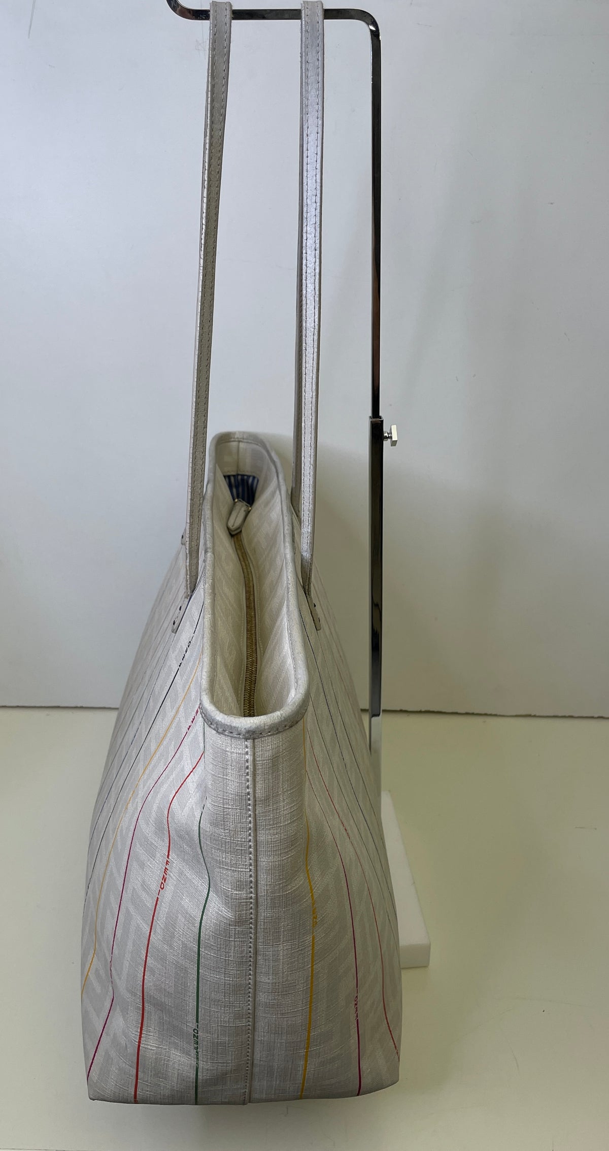 Fendi – Roll Tote FF Zucca Bianca con Righe Multicolore