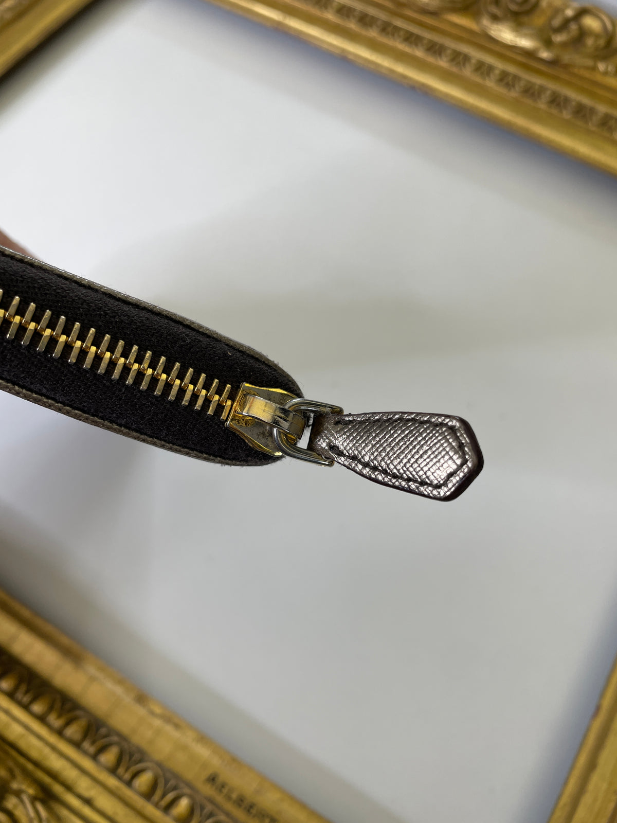 Prada Portafoglio Zip Continental Saffiano Bronzo