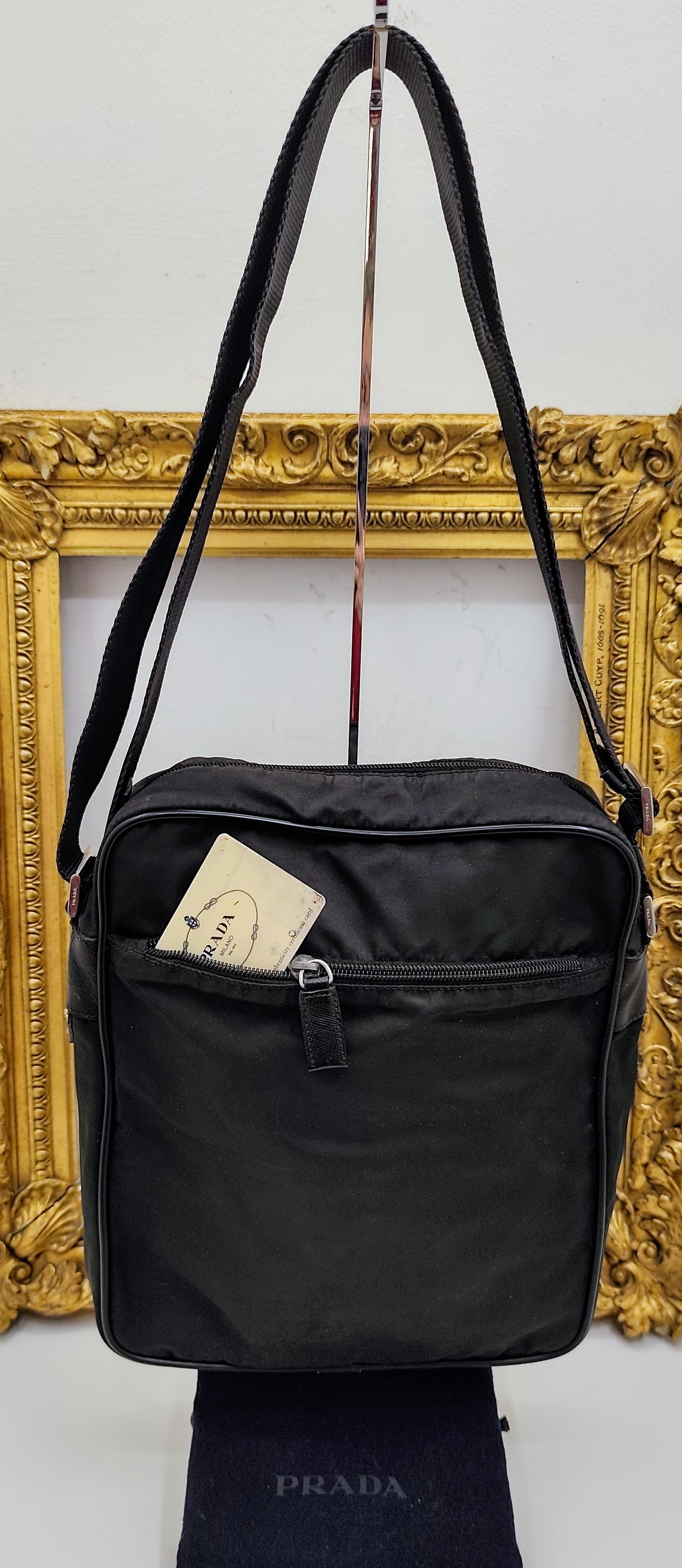 Prada – Borsello Unisex Nylon Nero con Tracolla